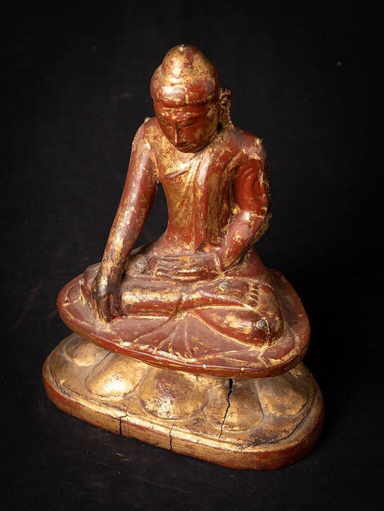 Antique wooden Burmese Lotus Buddha from Burma For Sale 10