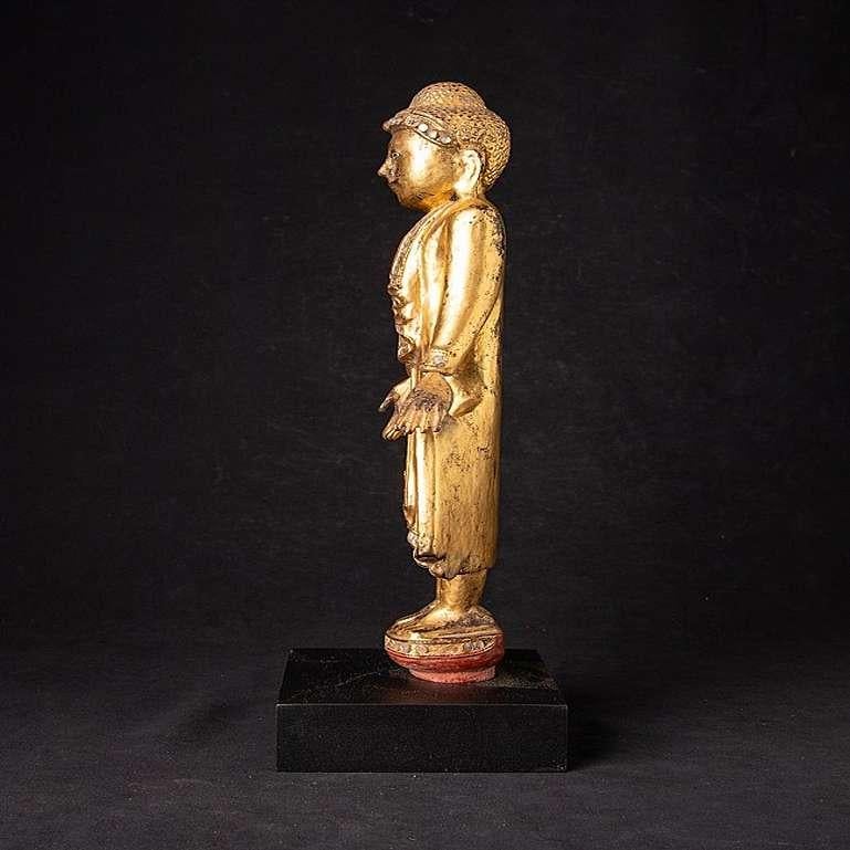 Antique wooden Burmese Mandalay Buddha from Burma In Good Condition For Sale In DEVENTER, NL