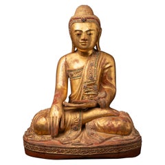 Antiker buddhistischer Mandalay-Buddha aus Holz aus Myanmar