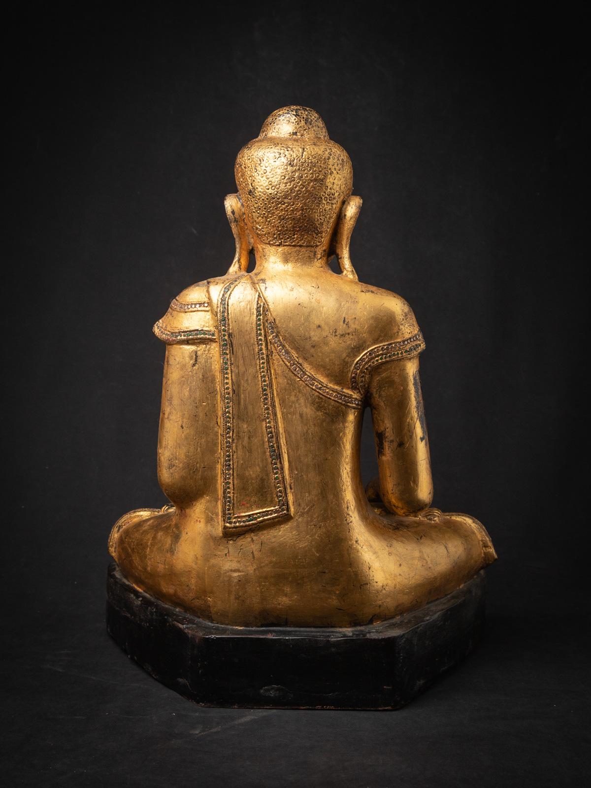statue de Bouddha birman de Mandalay en bois ancien en vente 3
