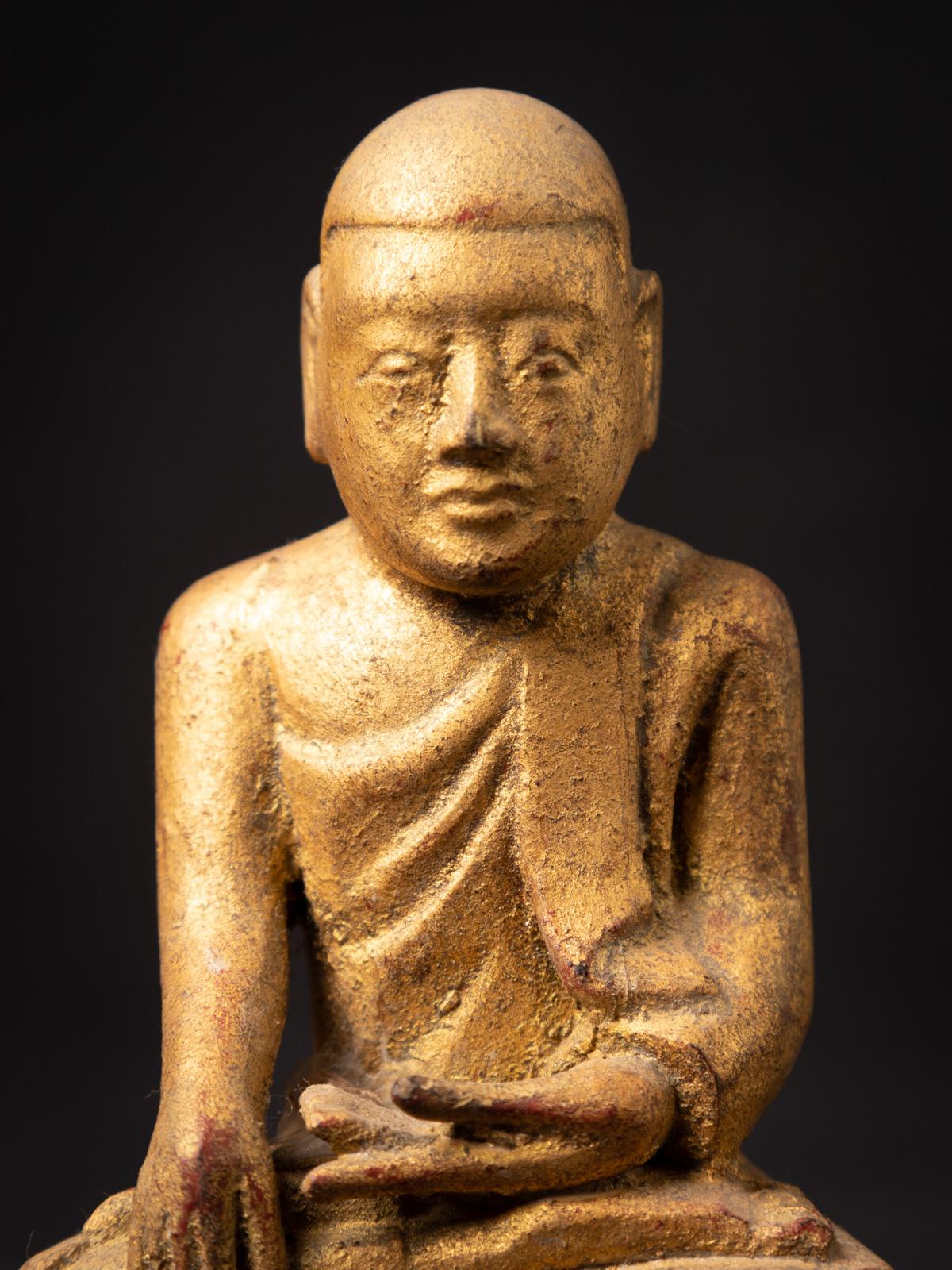 Ancien moine birman en bois de Birmanie en vente 5