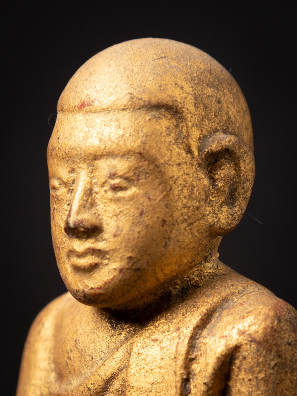 Ancien moine birman en bois de Birmanie en vente 8