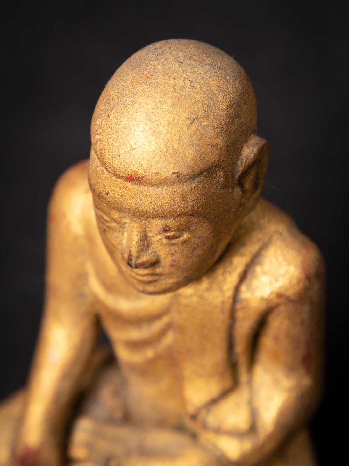 Ancien moine birman en bois de Birmanie en vente 10