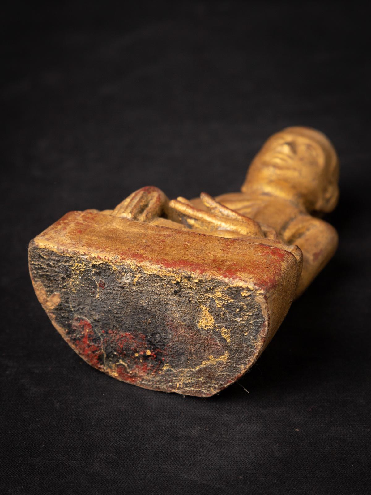 Ancien moine birman en bois de Birmanie en vente 12