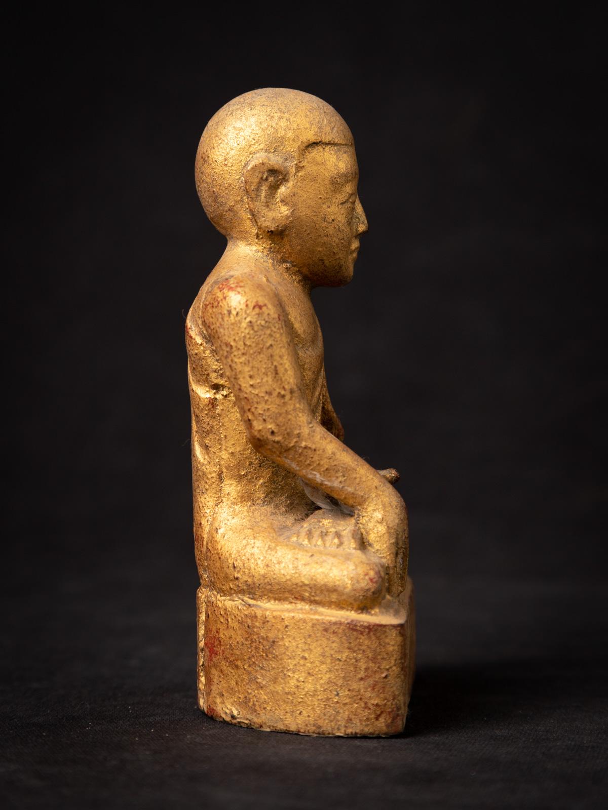 Ancien moine birman en bois de Birmanie en vente 1