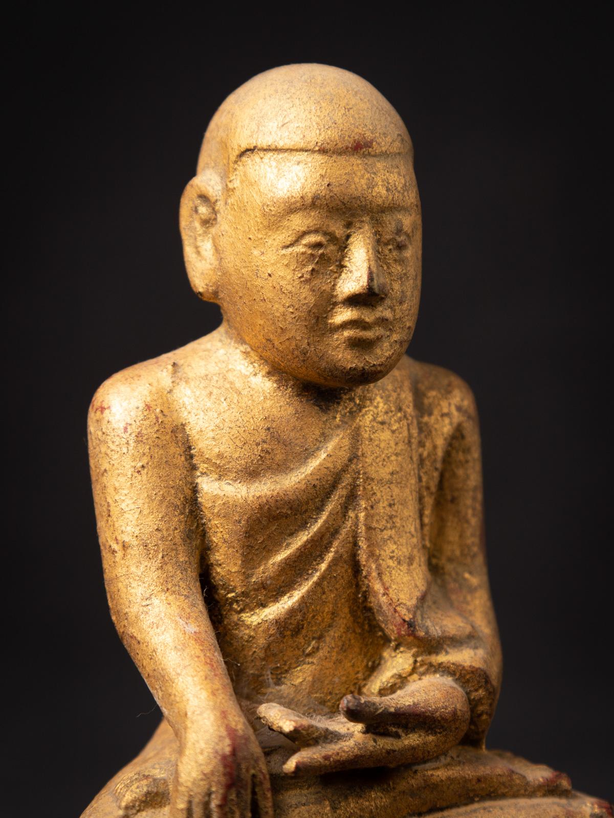 Ancien moine birman en bois de Birmanie en vente 3