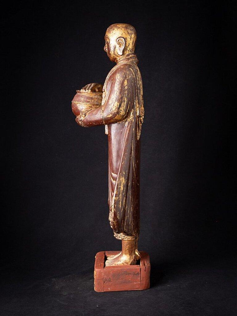 Antique Wooden Burmese Monk Statue from Burma In Good Condition For Sale In DEVENTER, NL