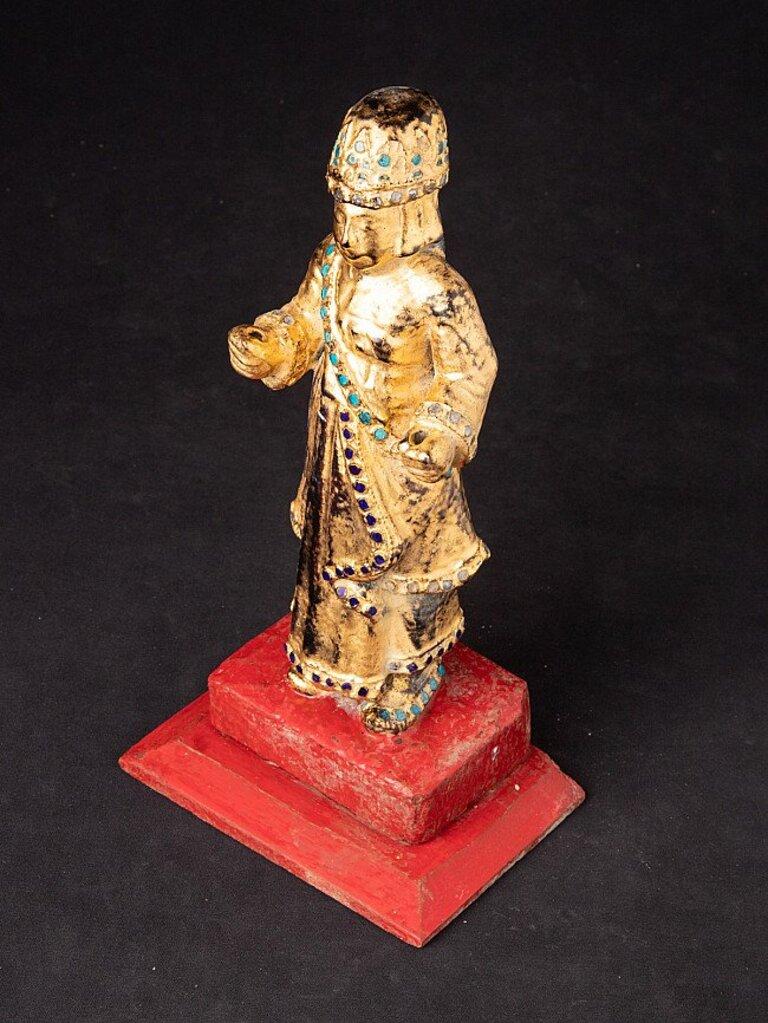 statue ancienne en bois de Birmanie Nat de Birmanie en vente 7