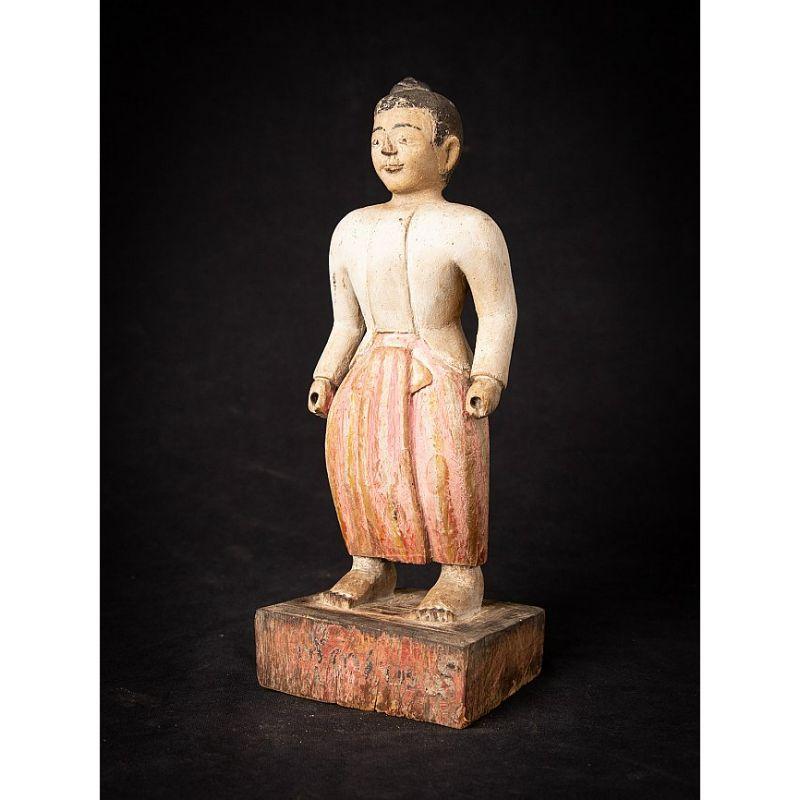 Material: wood
28,7 cm high 
10,8 cm wide and 9,2 cm deep
Weight: 0.488 kgs
Originating from Burma
19th century.

