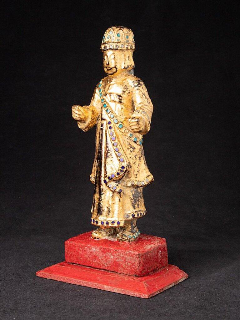 Material: wood
29,5 cm high 
15 cm wide and 10,8 cm deep
Weight: 0.563 kgs
Gilded with 24 krt. gold
Originating from Burma
19th century.
 