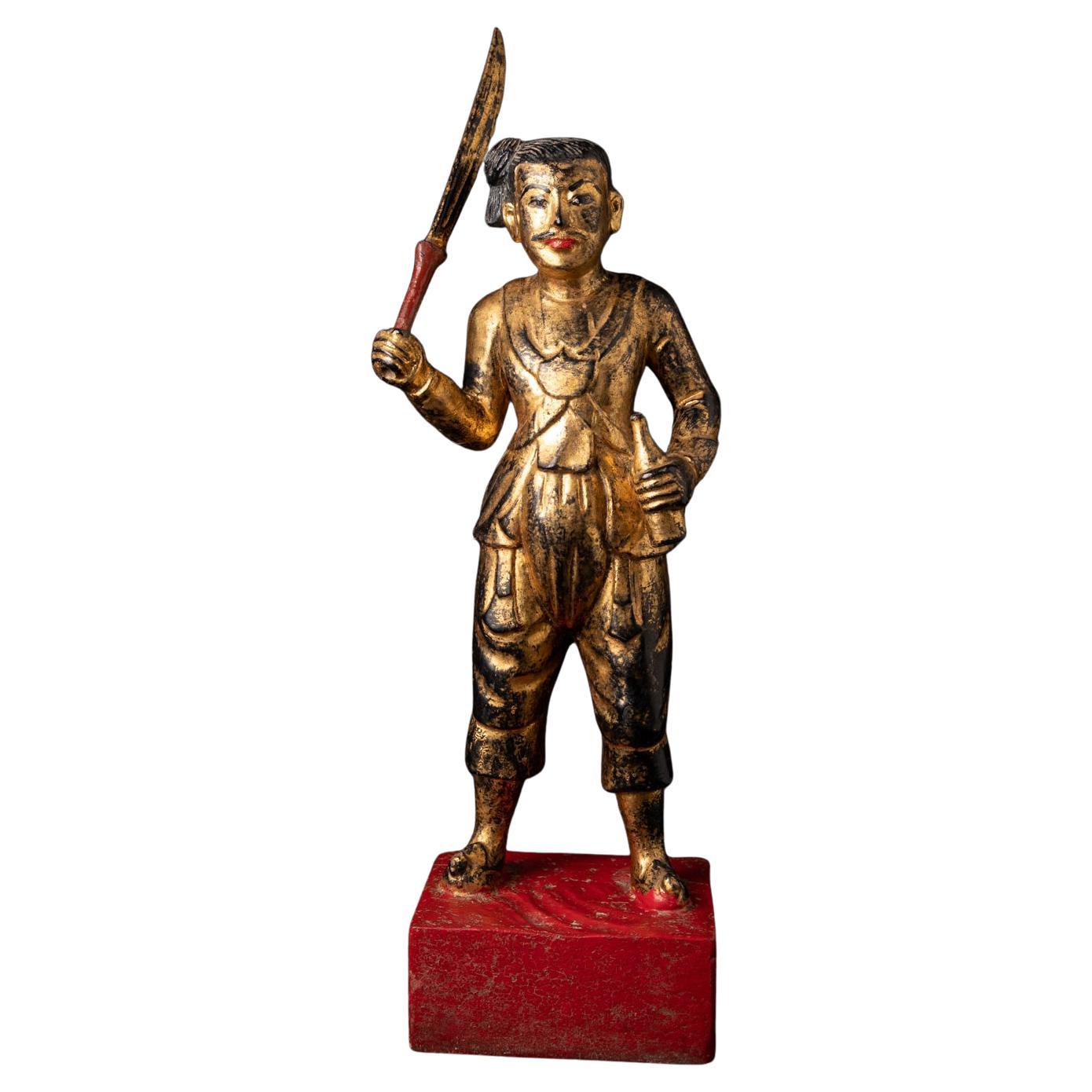 Statue antique en bois de Nat de Birmanie