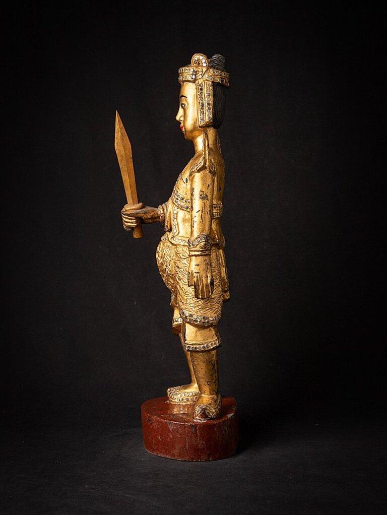 statue ancienne en bois de Birmanie Nat de Birmanie  Bouddhas originaux en vente 14