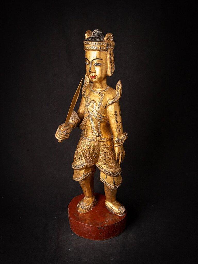 statue ancienne en bois de Birmanie Nat de Birmanie  Bouddhas originaux en vente 2