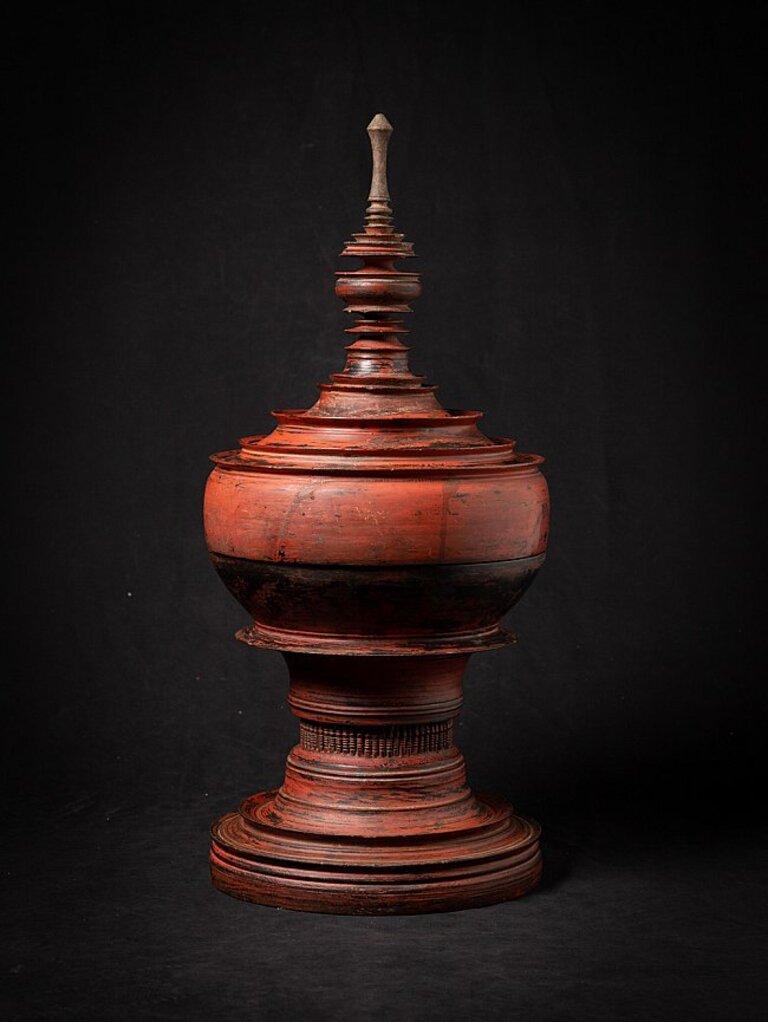 Material: wood
Measures: 71,5 cm high 
33 cm diameter
Weight: 5.3 kgs
Shan (Tai Yai) style
Originating from Burma
19th century.
 