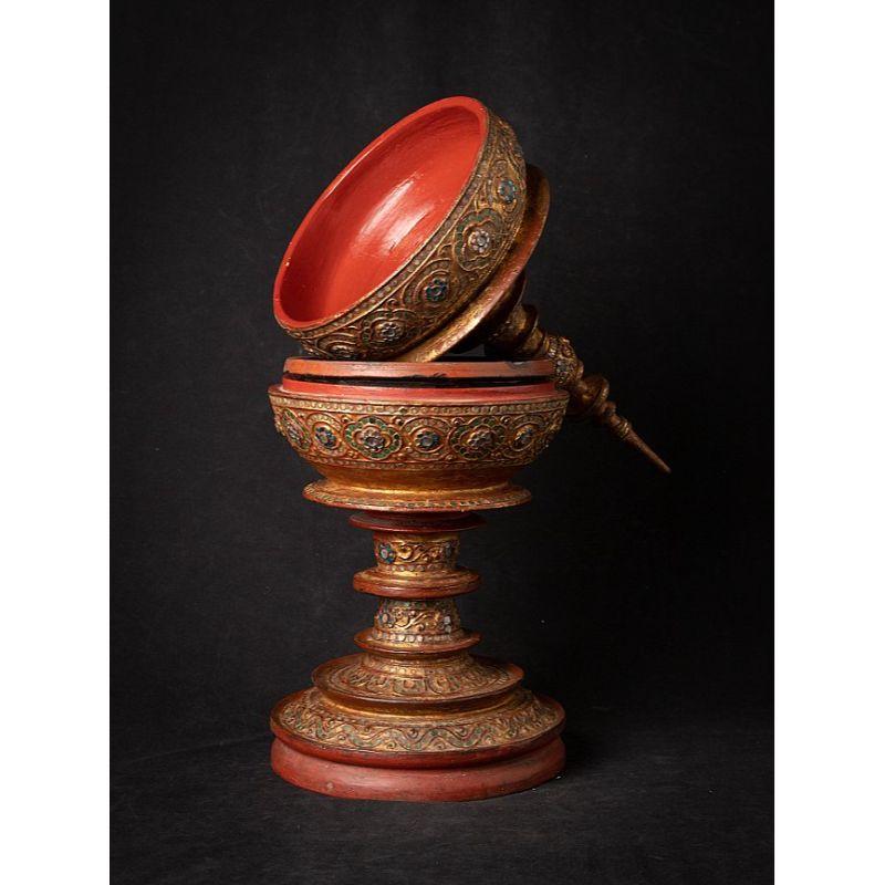 Antique Wooden Burmese Offering Vessel from Burma In Good Condition For Sale In DEVENTER, NL