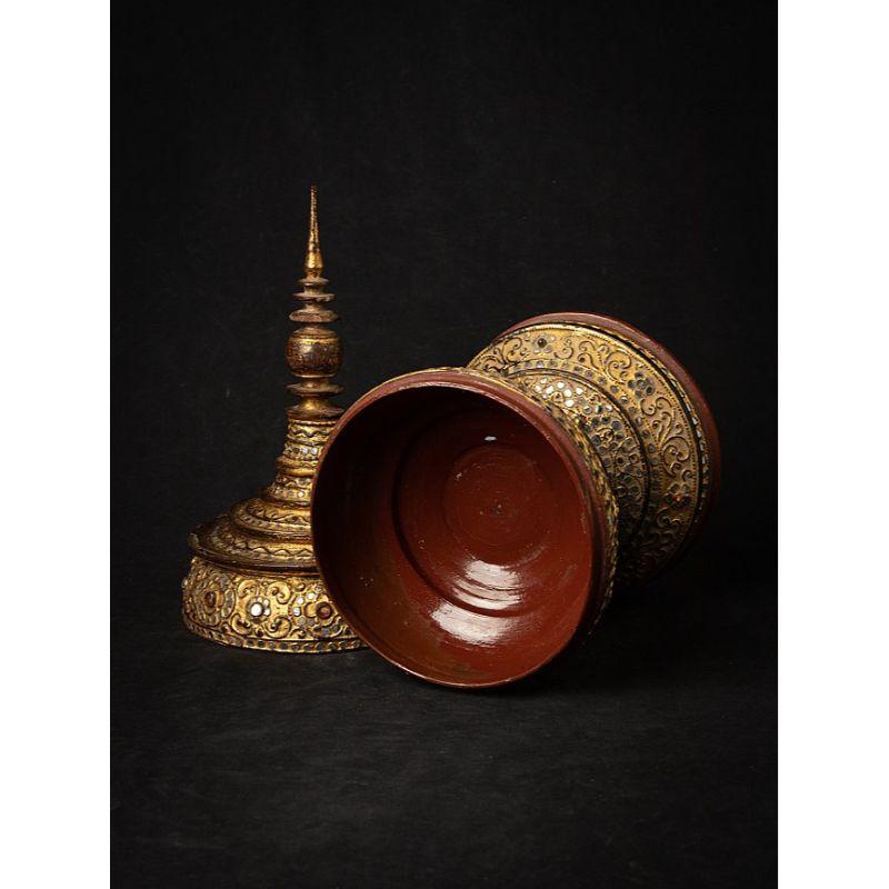 Antikes burmesisches Angebotsgefäß aus Holz aus Burma im Zustand „Gut“ im Angebot in DEVENTER, NL