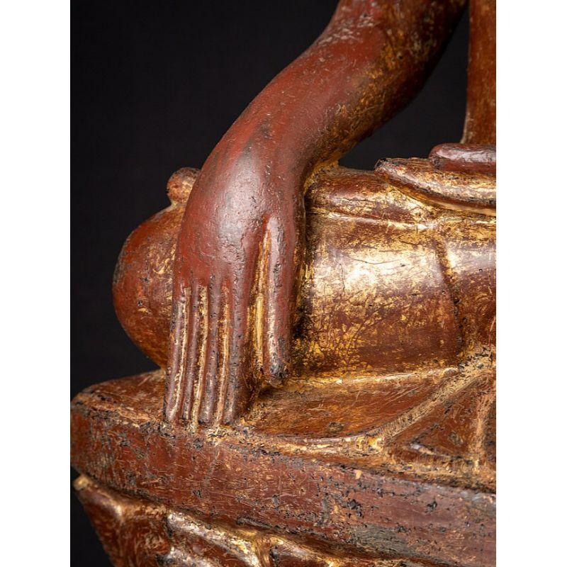 Antike burmesische Pinya-Buddha-Statue aus Holz aus Burma im Angebot 13