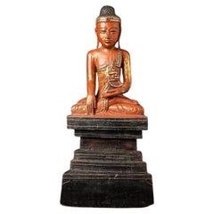 Antiker burmesischer Shan-Buddha aus Holz aus Burma