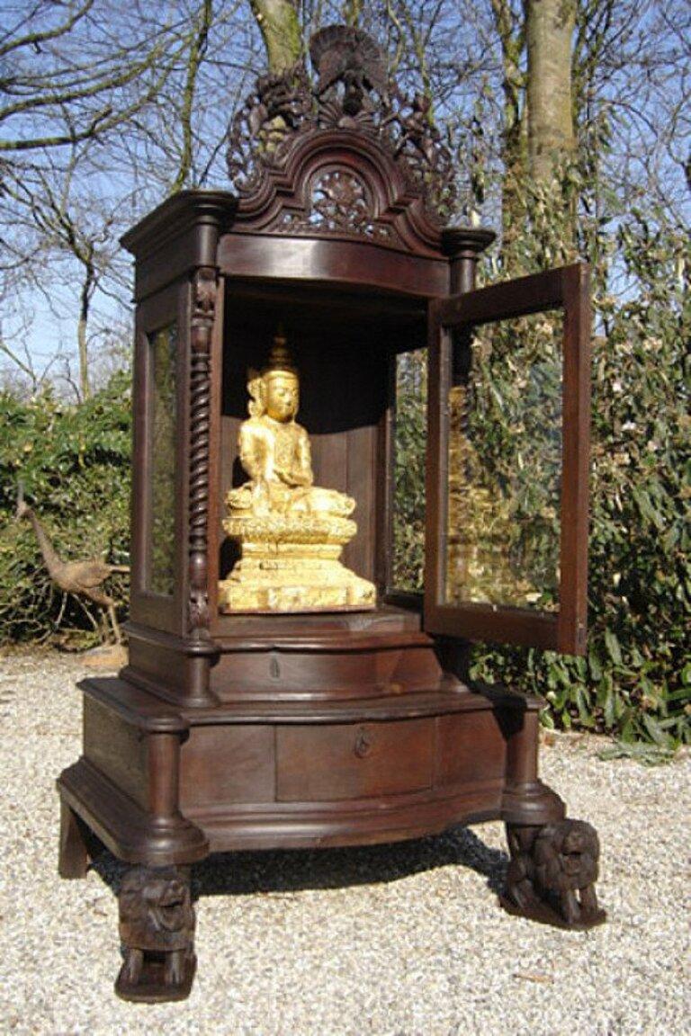 Material: wood
180 cm high 
100 cm wide and 72,5 cm deep
Completely restaurated, see 1 picture from unrestaurated condition
Originating from Burma
+/- 120 years old
Material: Teakwood.
 