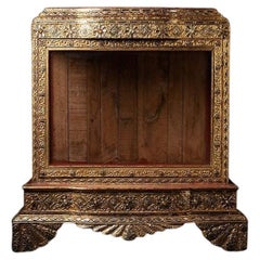Antico tempio birmano in legno proveniente dalla Birmania