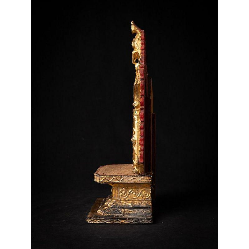 Antique Wooden Burmese Throne from Burma In Good Condition For Sale In DEVENTER, NL