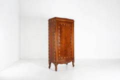 Mueble antiguo de madera con incrustaciones y adornos de bronce, Francia ca. 1860
