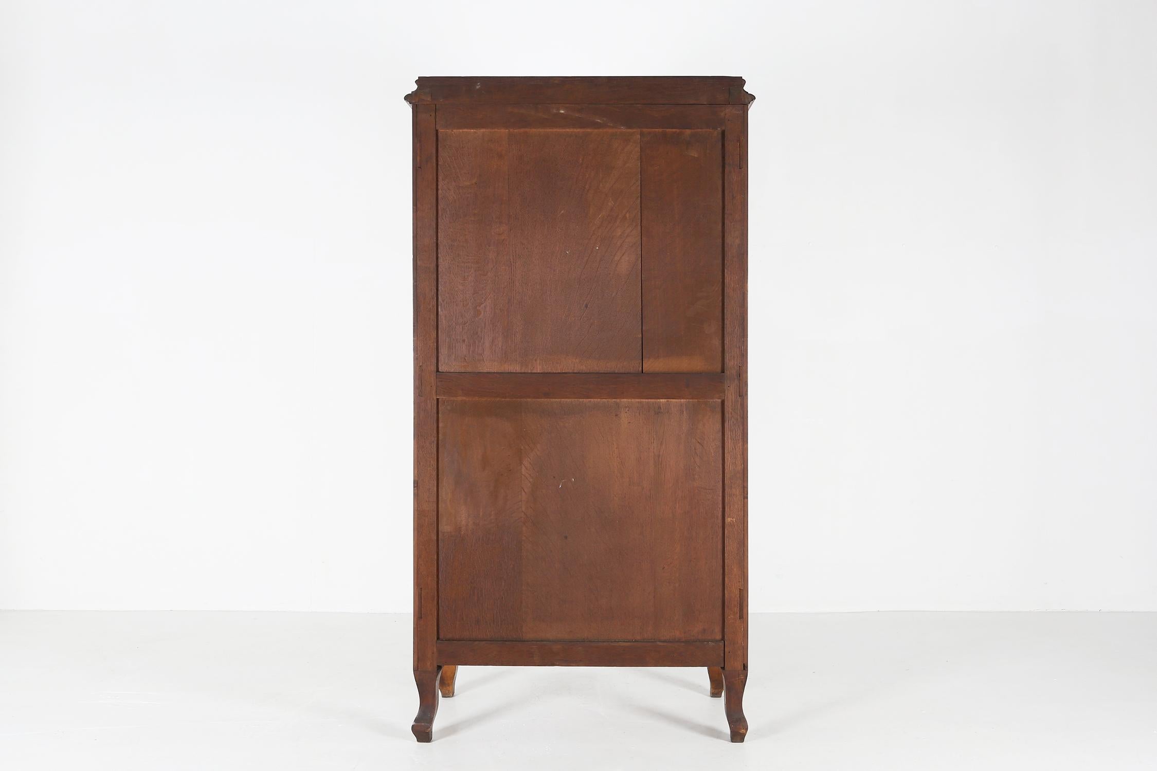 Antiker Holzschrank mit Intarsien und Bronzedekorationen, Frankreich ca. 1860 im Zustand „Gut“ im Angebot in Meulebeke, BE