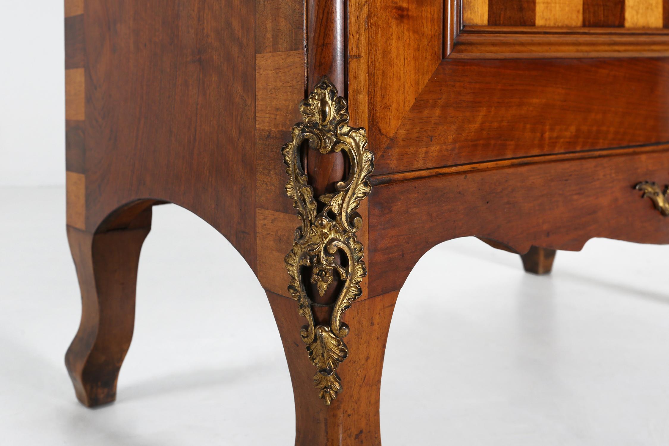 Antiker Holzschrank mit Intarsien und Bronzedekorationen, Frankreich ca. 1860 im Angebot 3