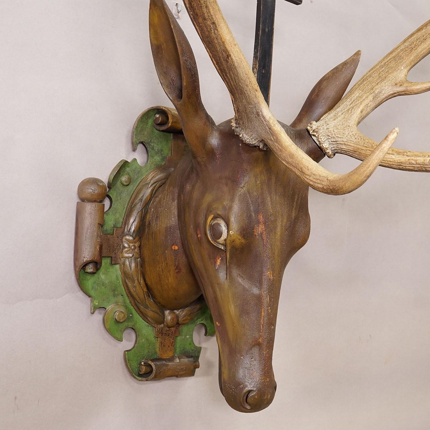 Antique Wooden Carved Black Forest Hubertus Stag Head with 12 Point Trophy In Good Condition In Berghuelen, DE