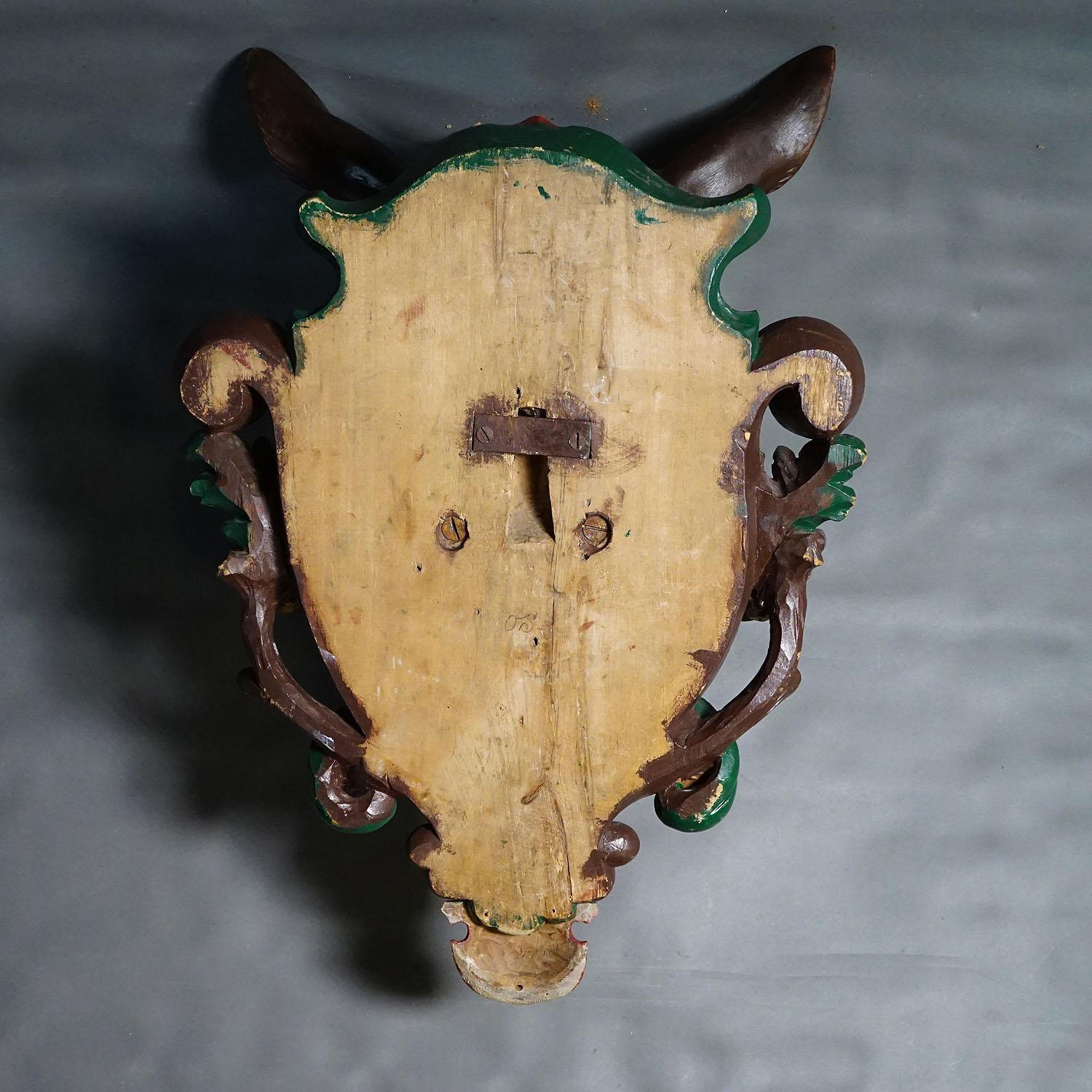 Antiquités en bois sculpté Black Forest Tête de cerf Hubertus avec trophée 14 pointes 4