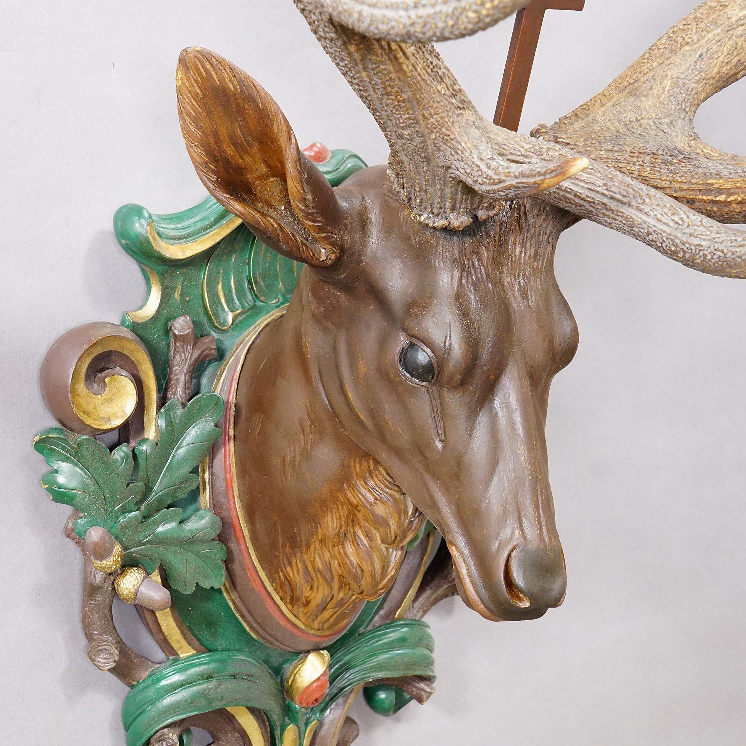 Antiquités en bois sculpté Black Forest Tête de cerf Hubertus avec trophée 14 pointes Bon état à Berghuelen, DE