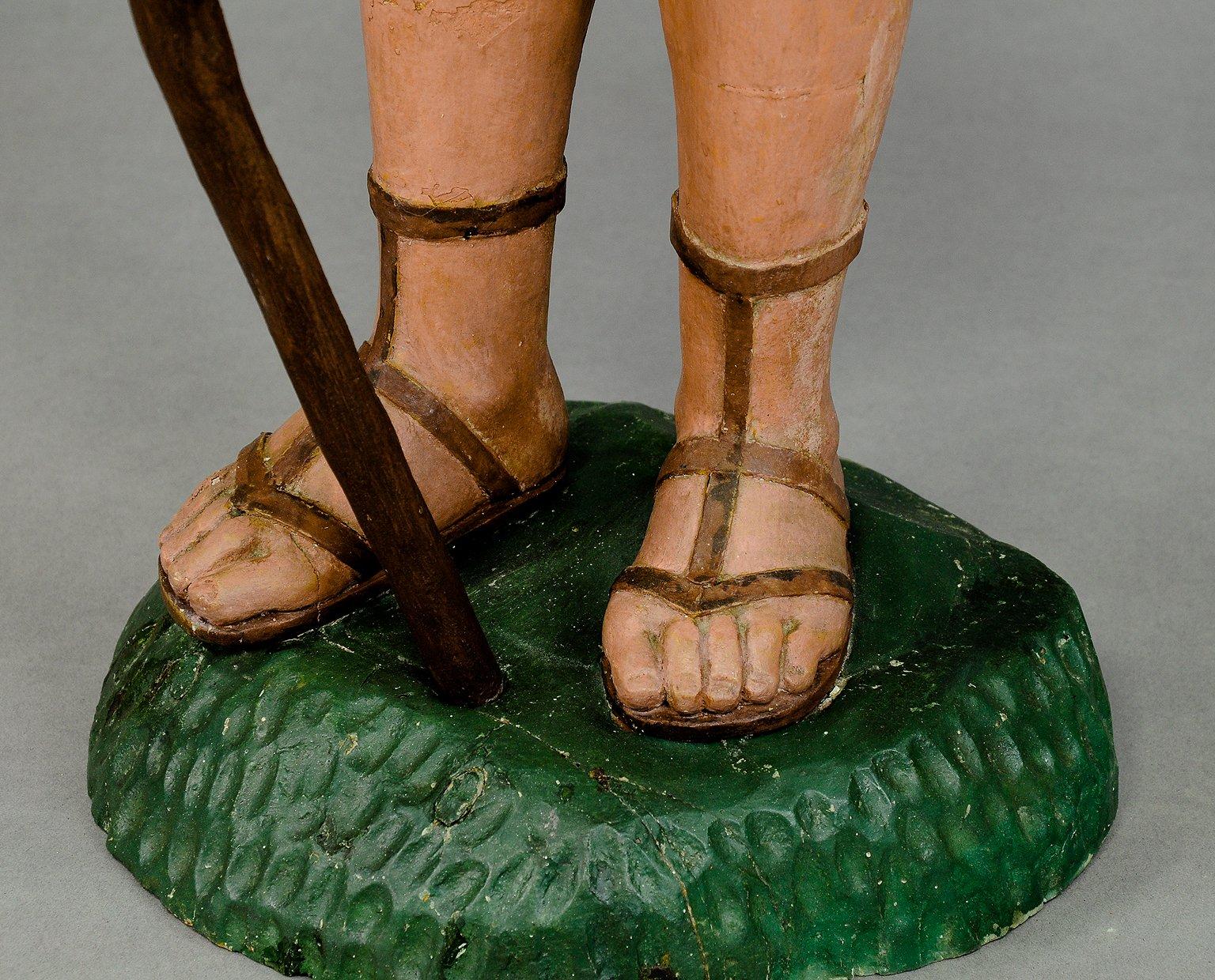 Antique Wooden Carved Crib Figurine of a Shepherd In Good Condition For Sale In Berghuelen, DE