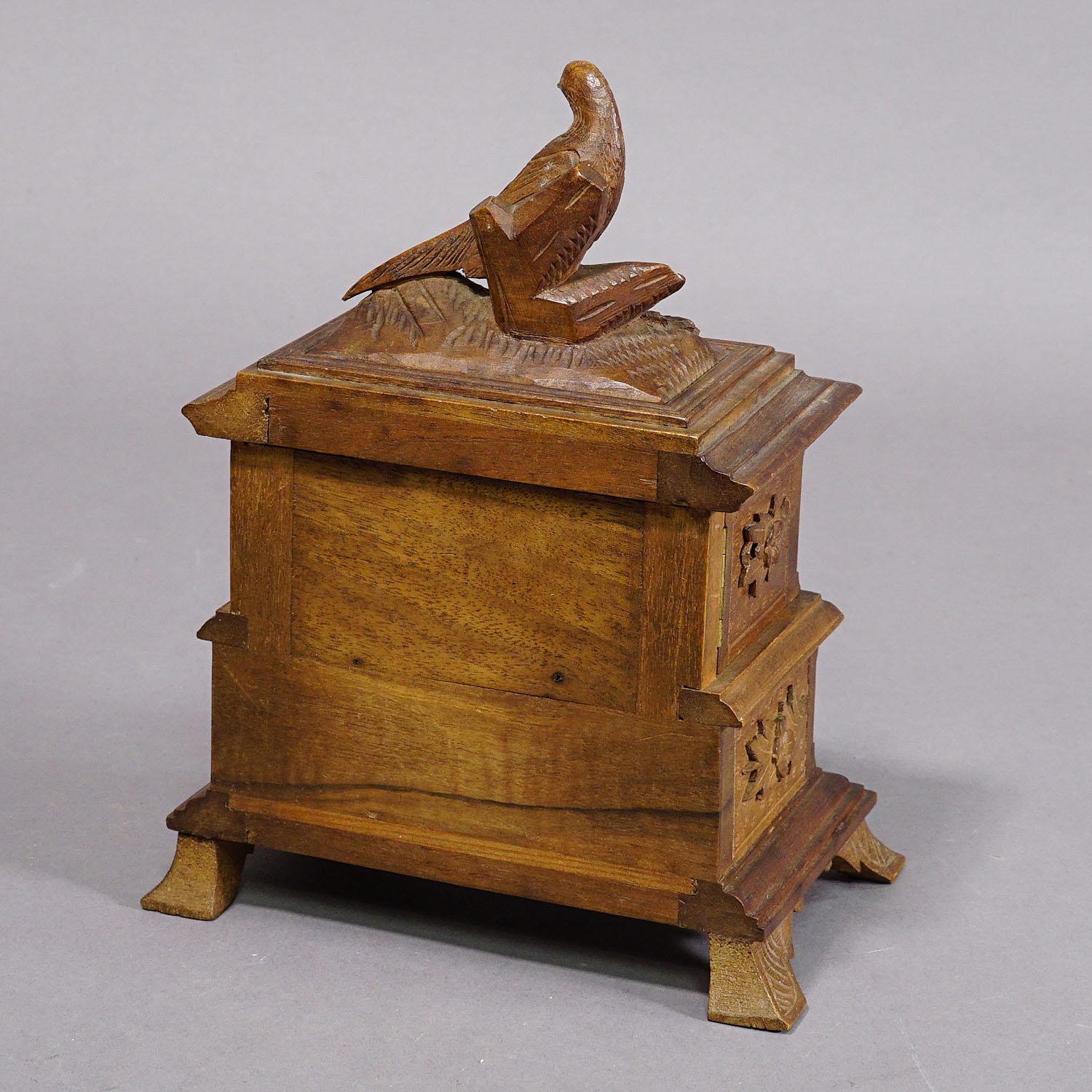 Swiss Antique Wooden Carved Edelweis Jewelry Box with Bird, Brienz ca 1900
