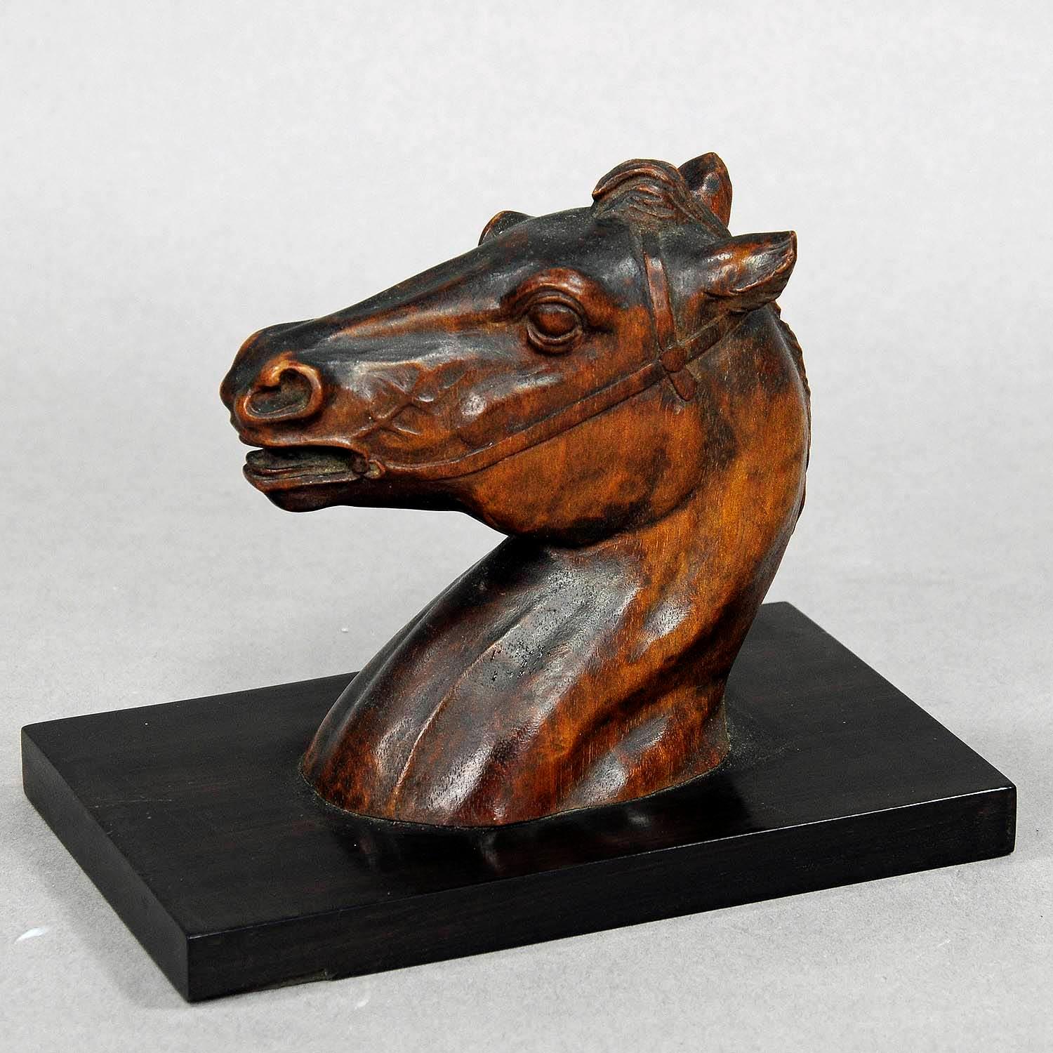 Black Forest Antique Wooden Carved Horse Paper Weight, circa 1920 For Sale