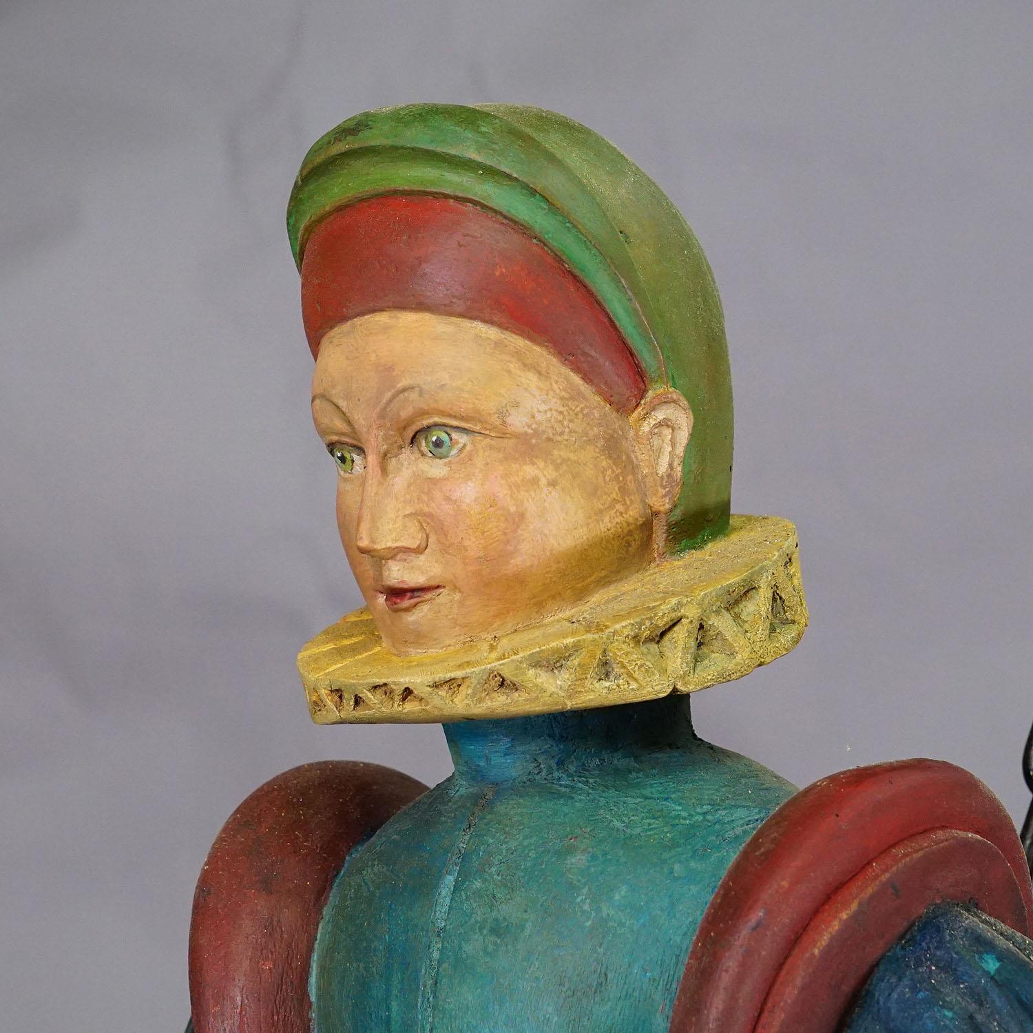 Antique Wooden Carved Lusterweibchen of a Renaissance Lady In Good Condition For Sale In Berghuelen, DE
