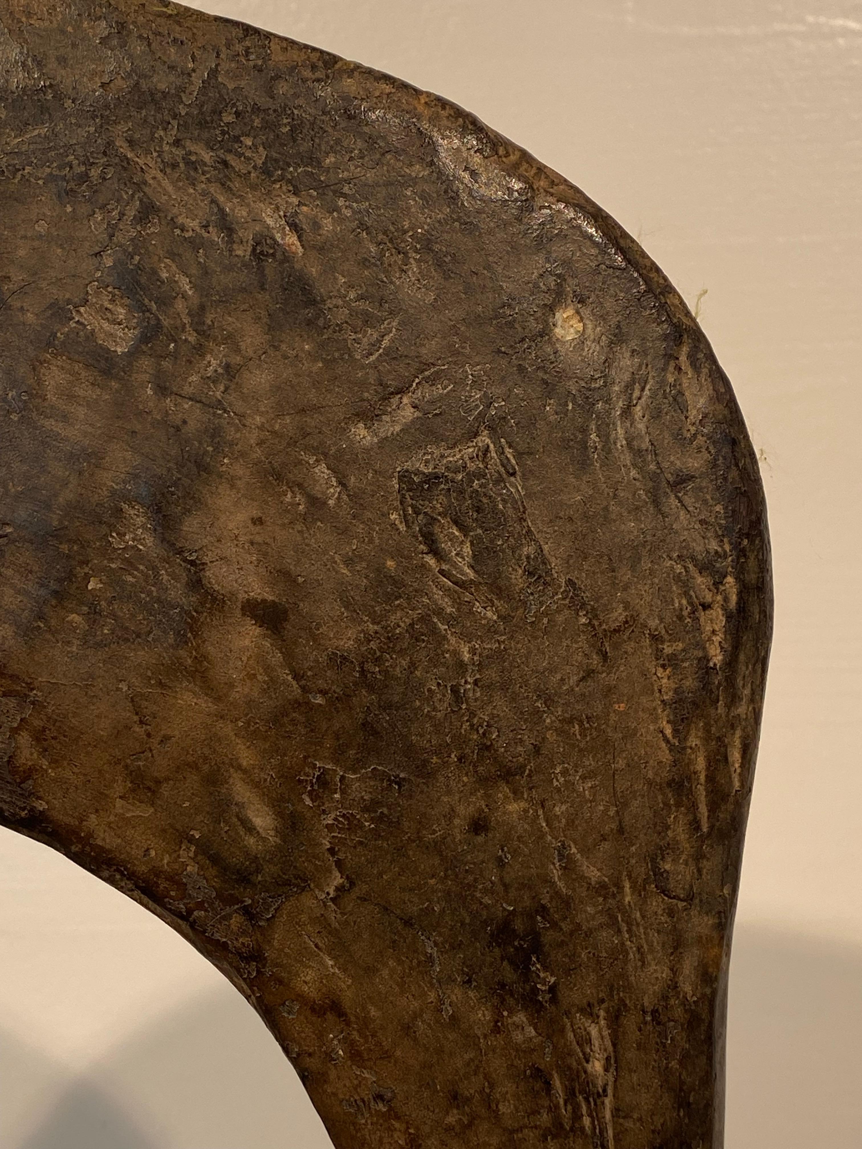Antique Wooden Ceremonial Club In Good Condition For Sale In Schellebelle, BE