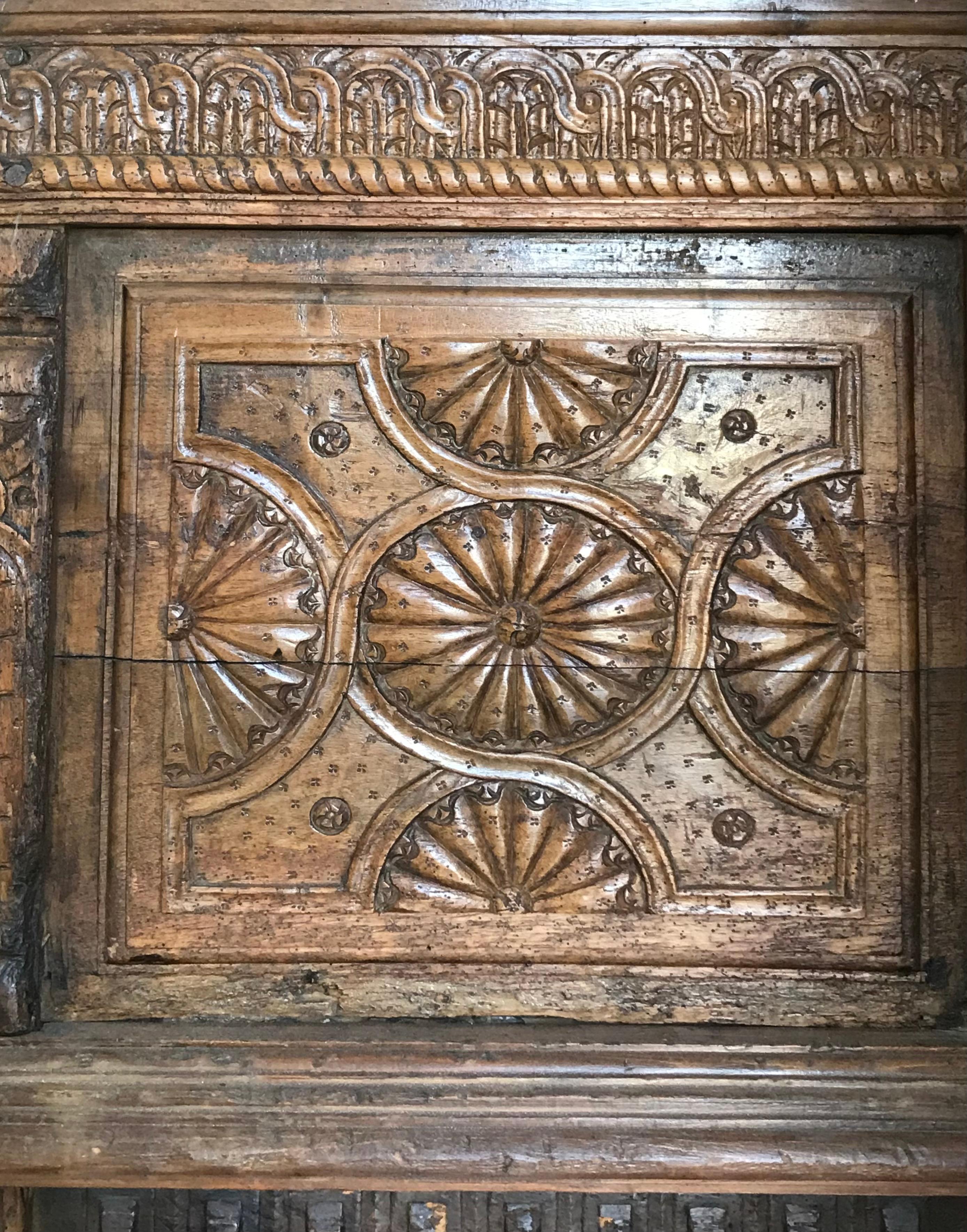 French Antique Wooden Chest Carved with Vegetal  Patter Renaissance Period 16th For Sale 5