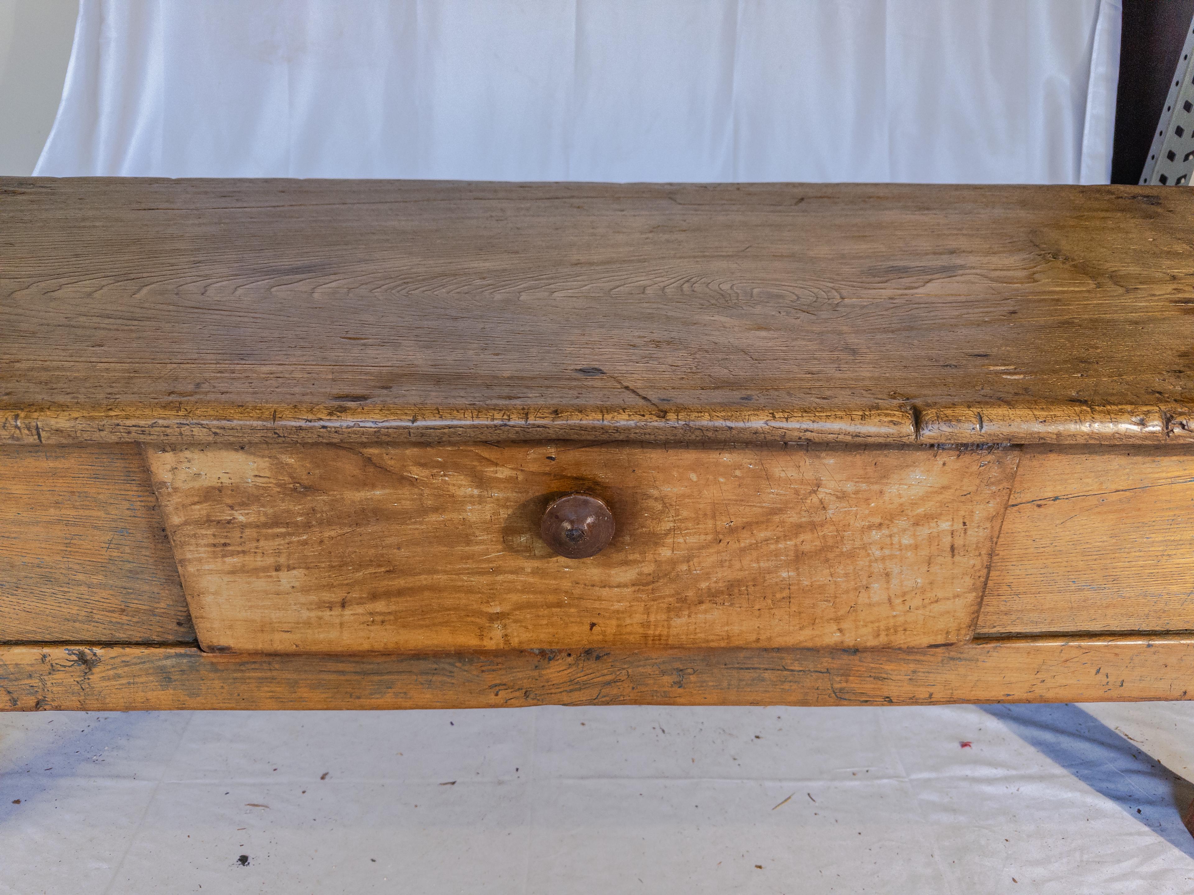 Table basse ancienne en bois en vente 5