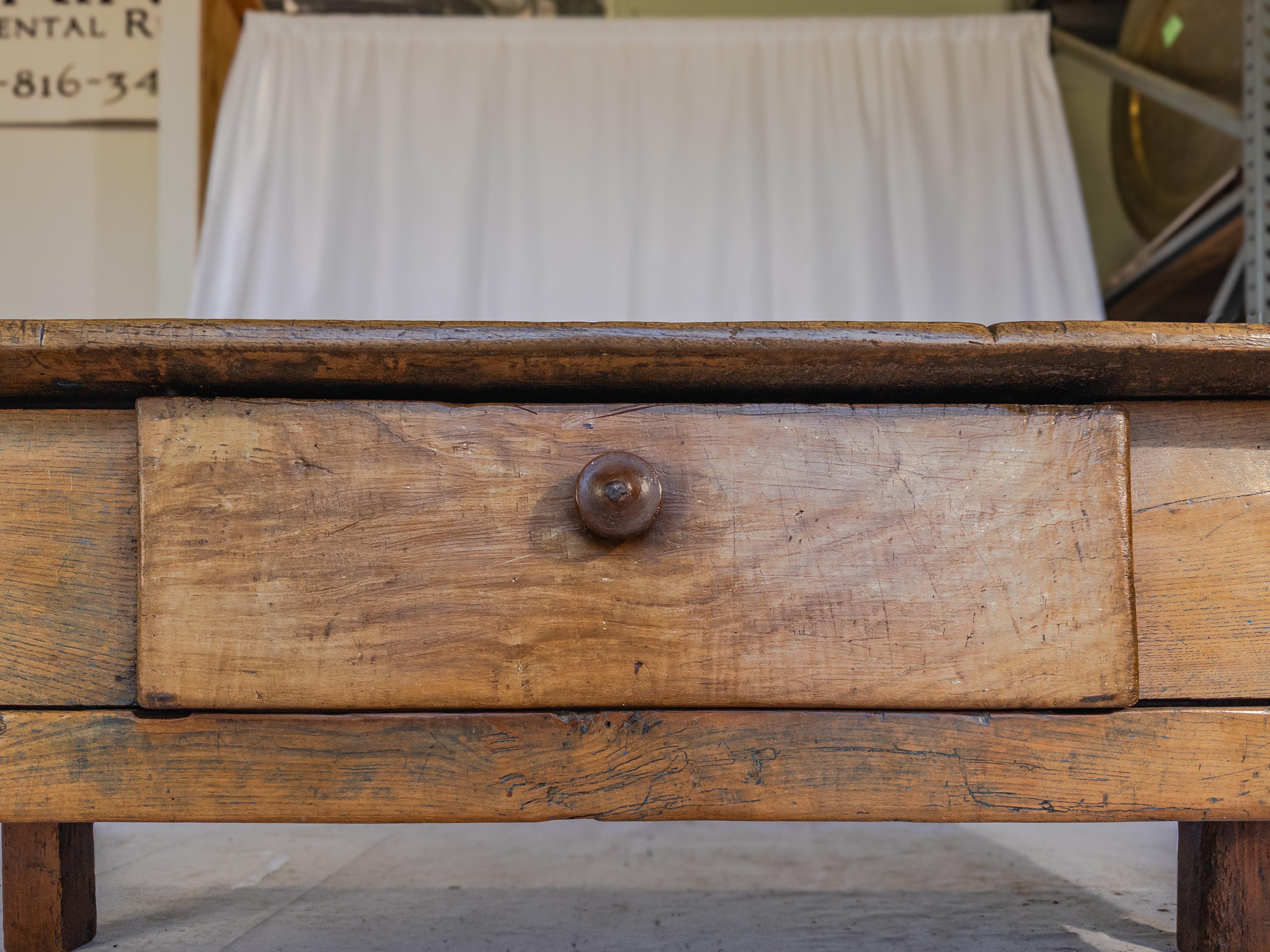 Table basse ancienne en bois en vente 6