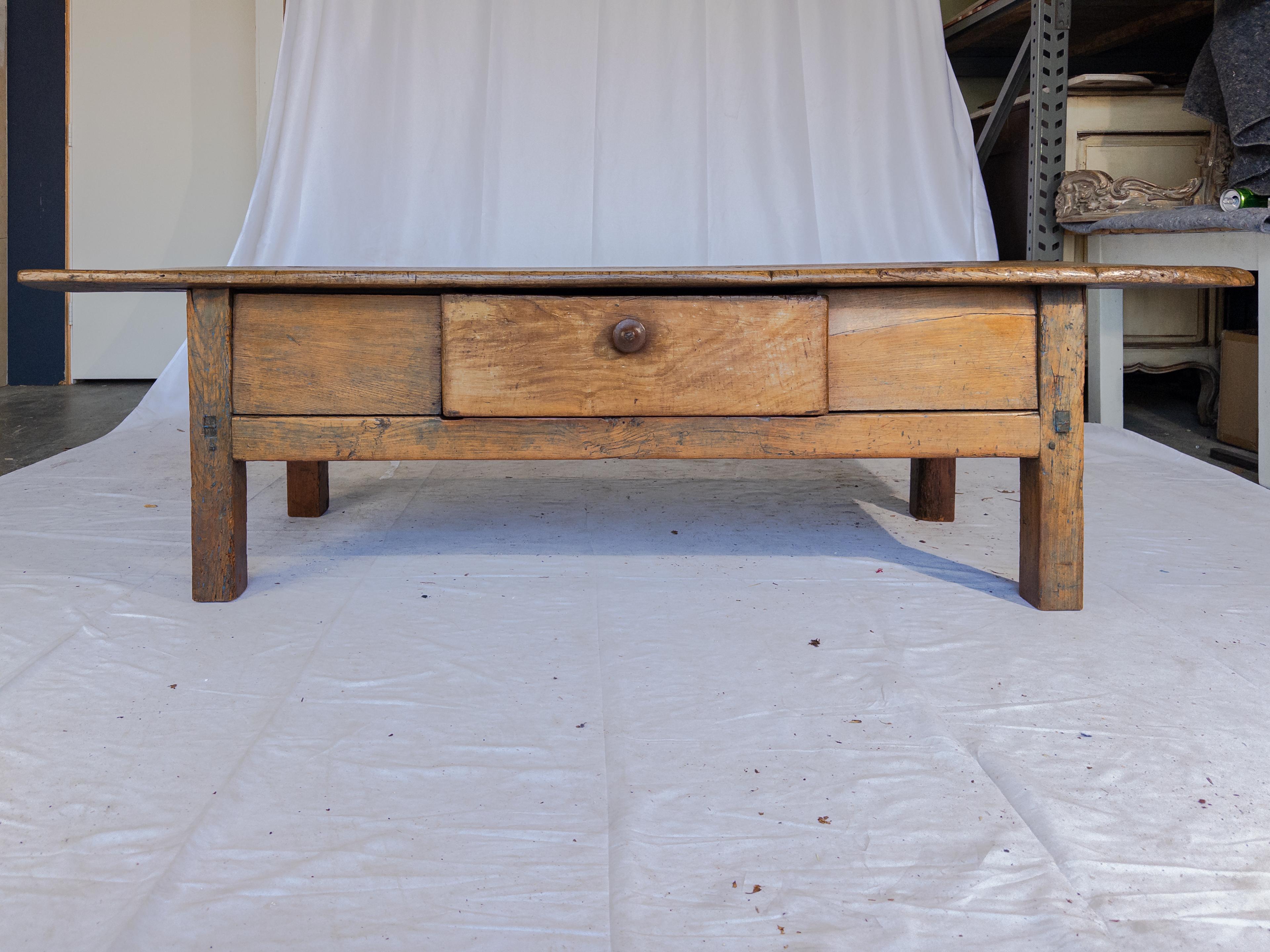 Européen Table basse ancienne en bois en vente