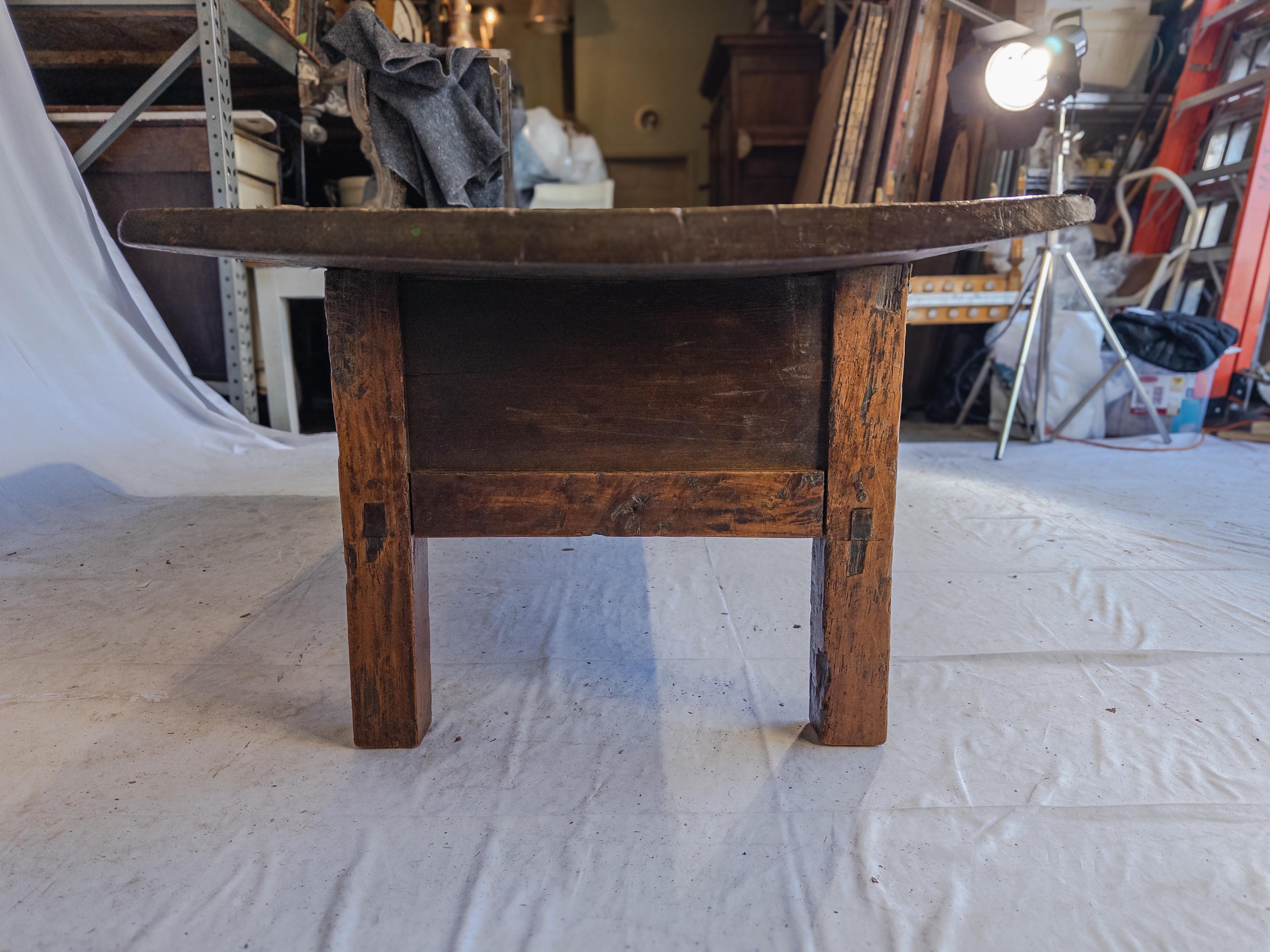 Table basse ancienne en bois en vente 2