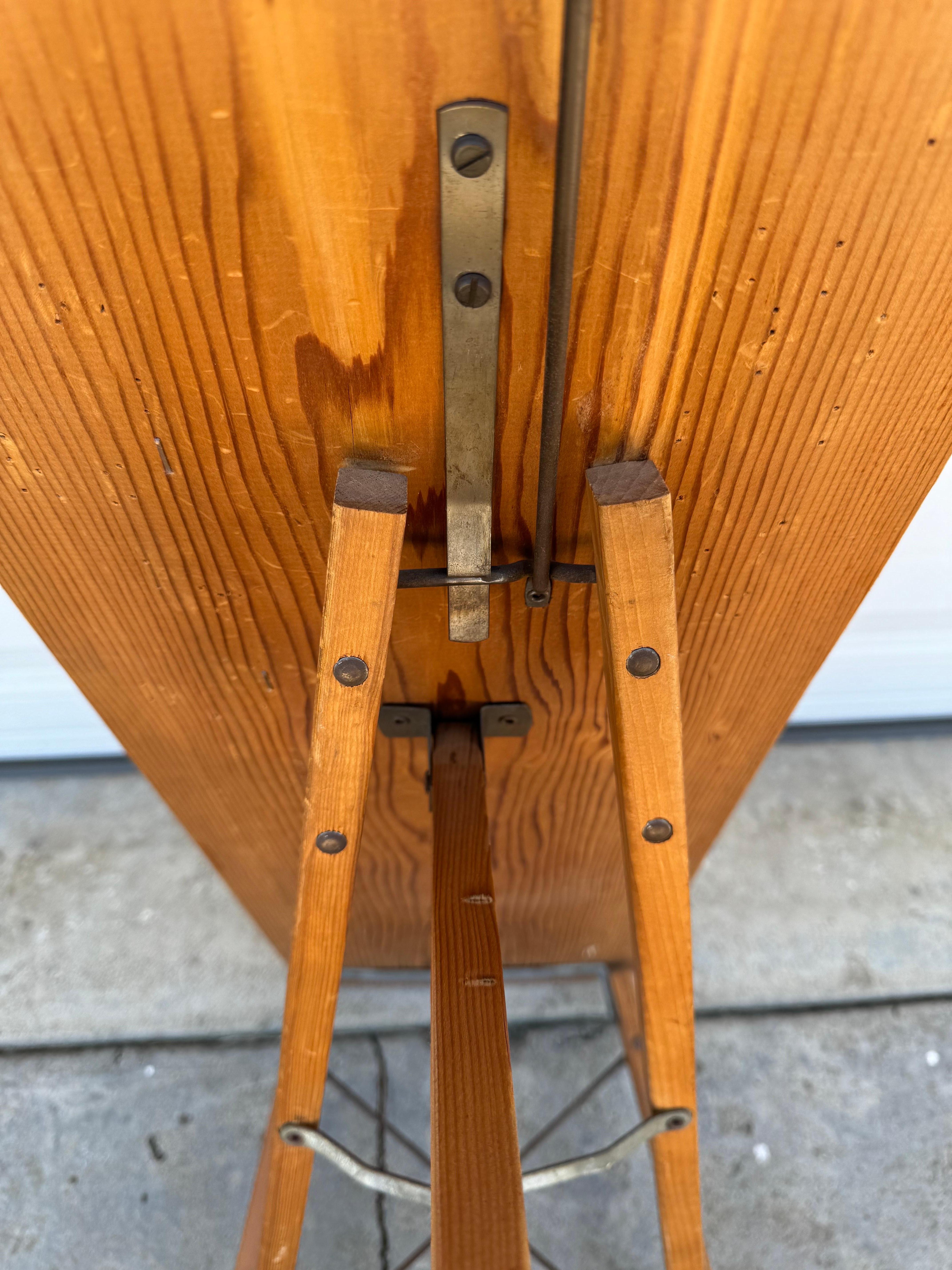 Tabla de planchar plegable de madera antigua en venta 4