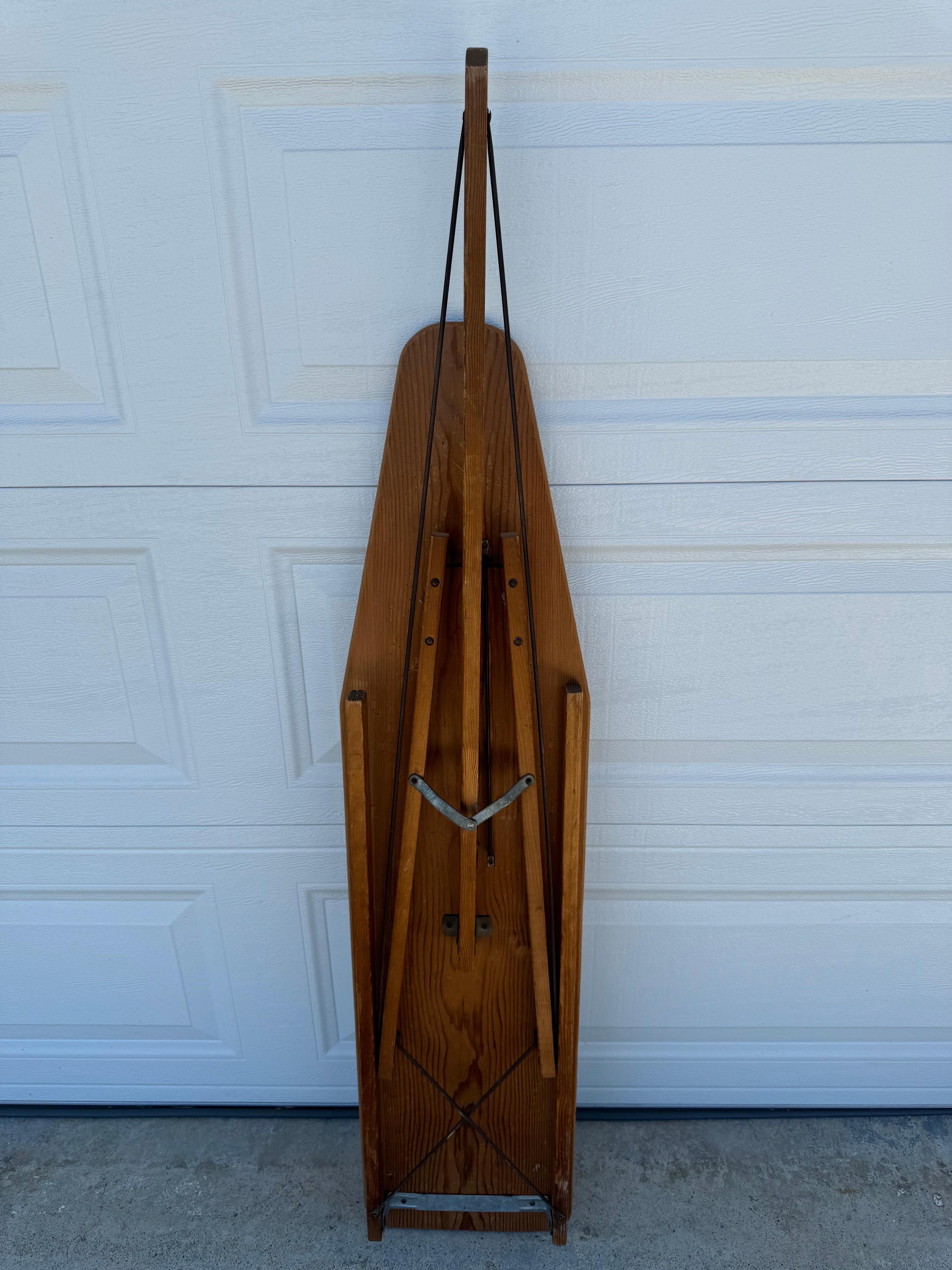 Tabla de planchar plegable de madera antigua en venta 7