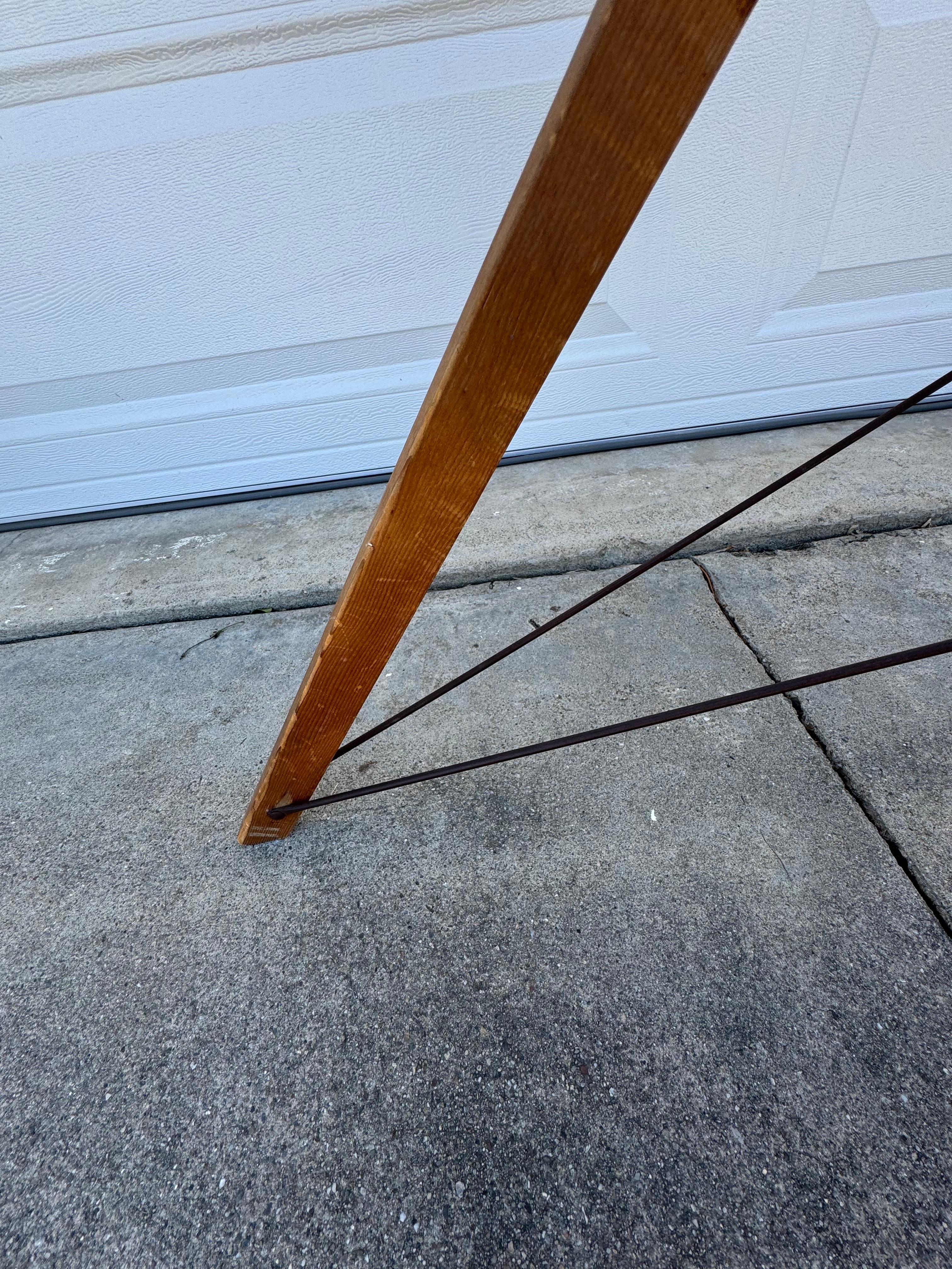 Tabla de planchar plegable de madera antigua en venta 1