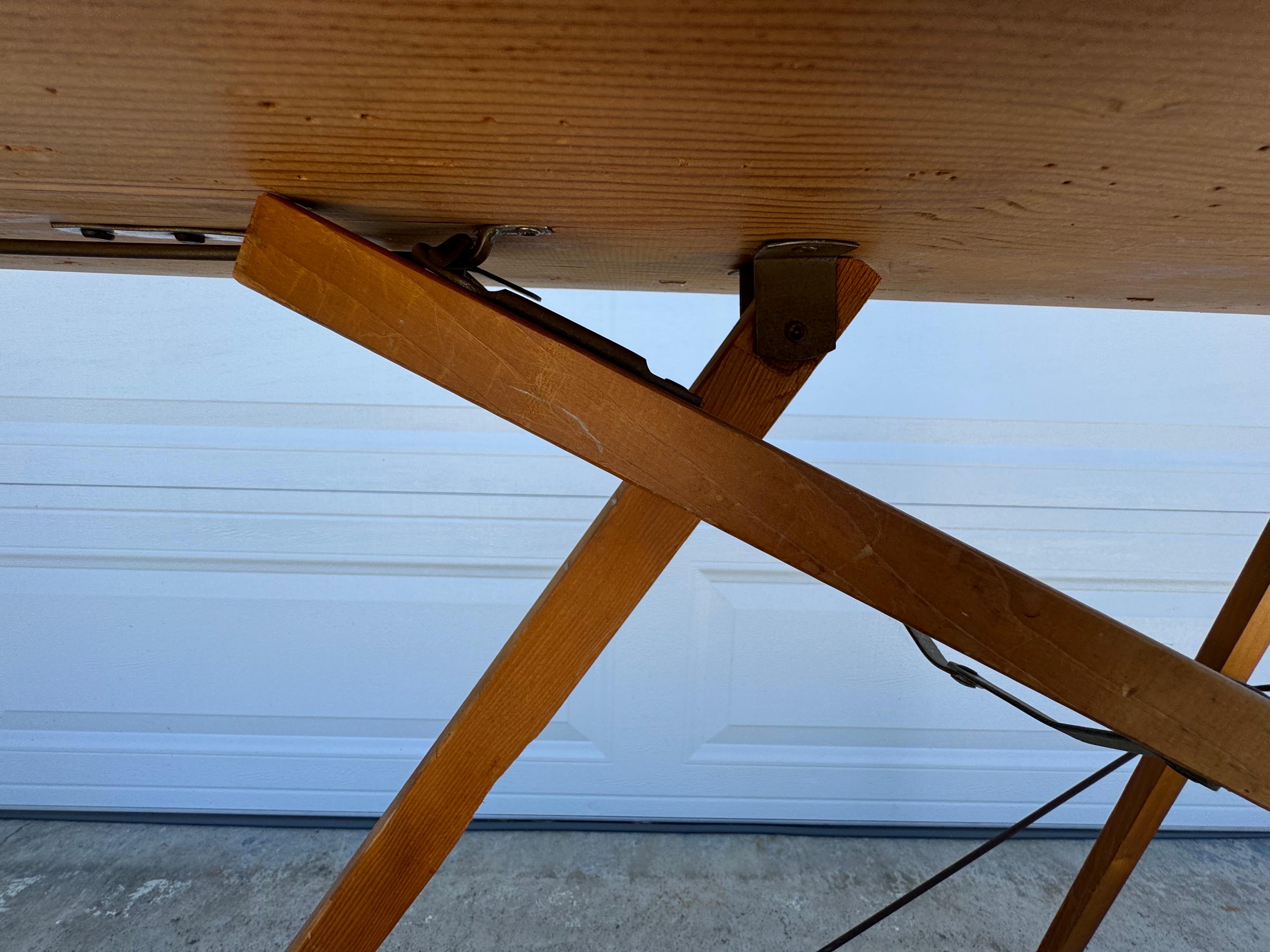 Tabla de planchar plegable de madera antigua en venta 2