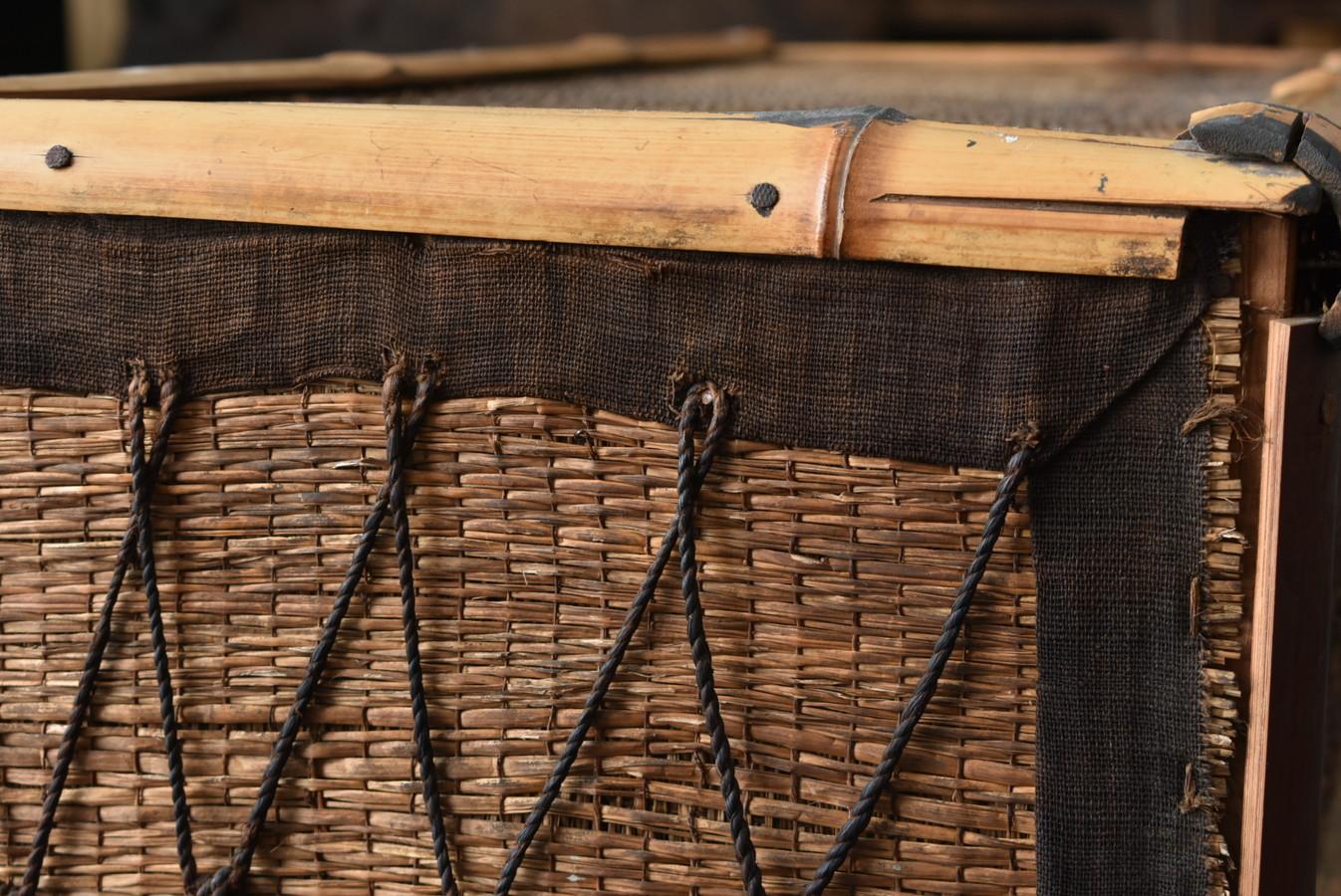 Antique Wooden Drawer Covered with Japanese Bamboo and Rush / 1868-1920 For Sale 3