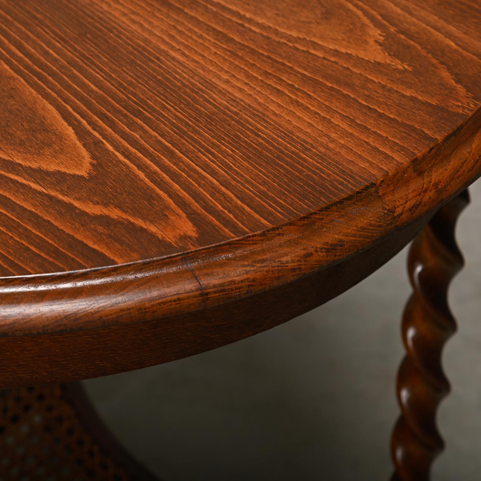 Antique wooden English Side Table with Straw and Turned Bobbin Legs, 19th C. 4