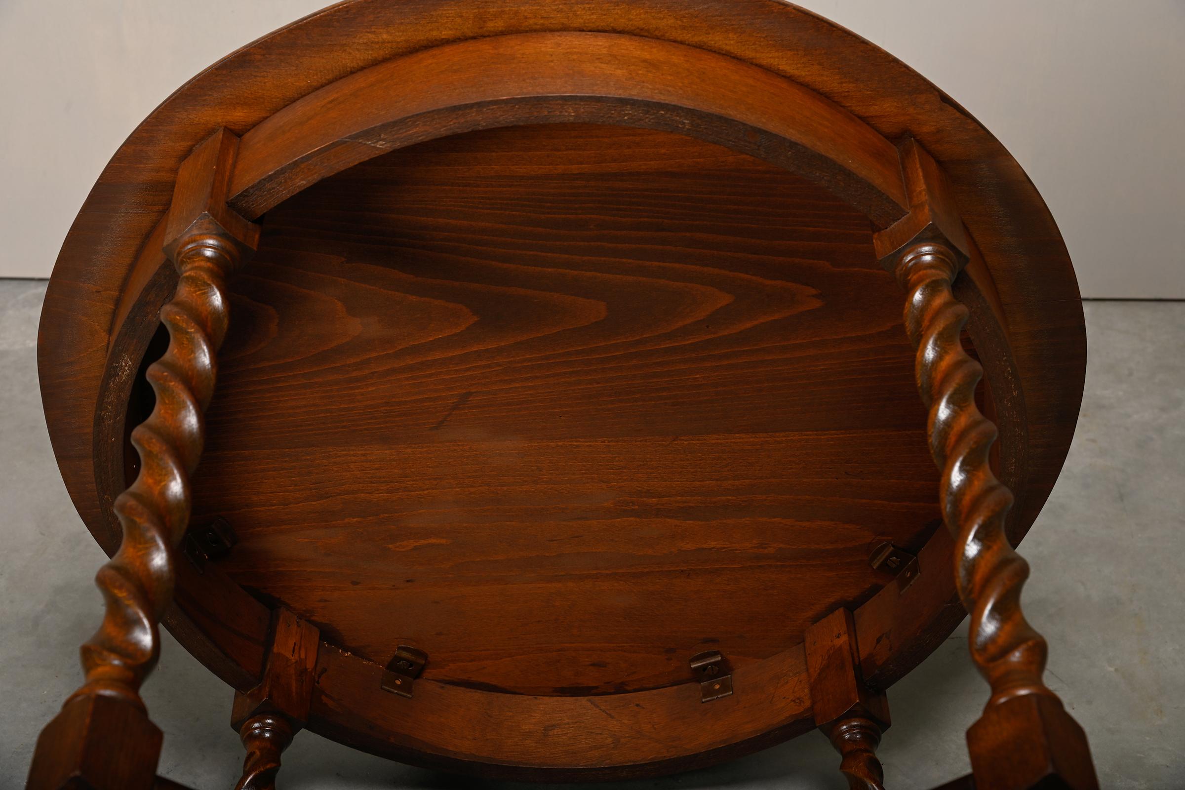 Antique wooden English Side Table with Straw and Turned Bobbin Legs, 19th C. 8