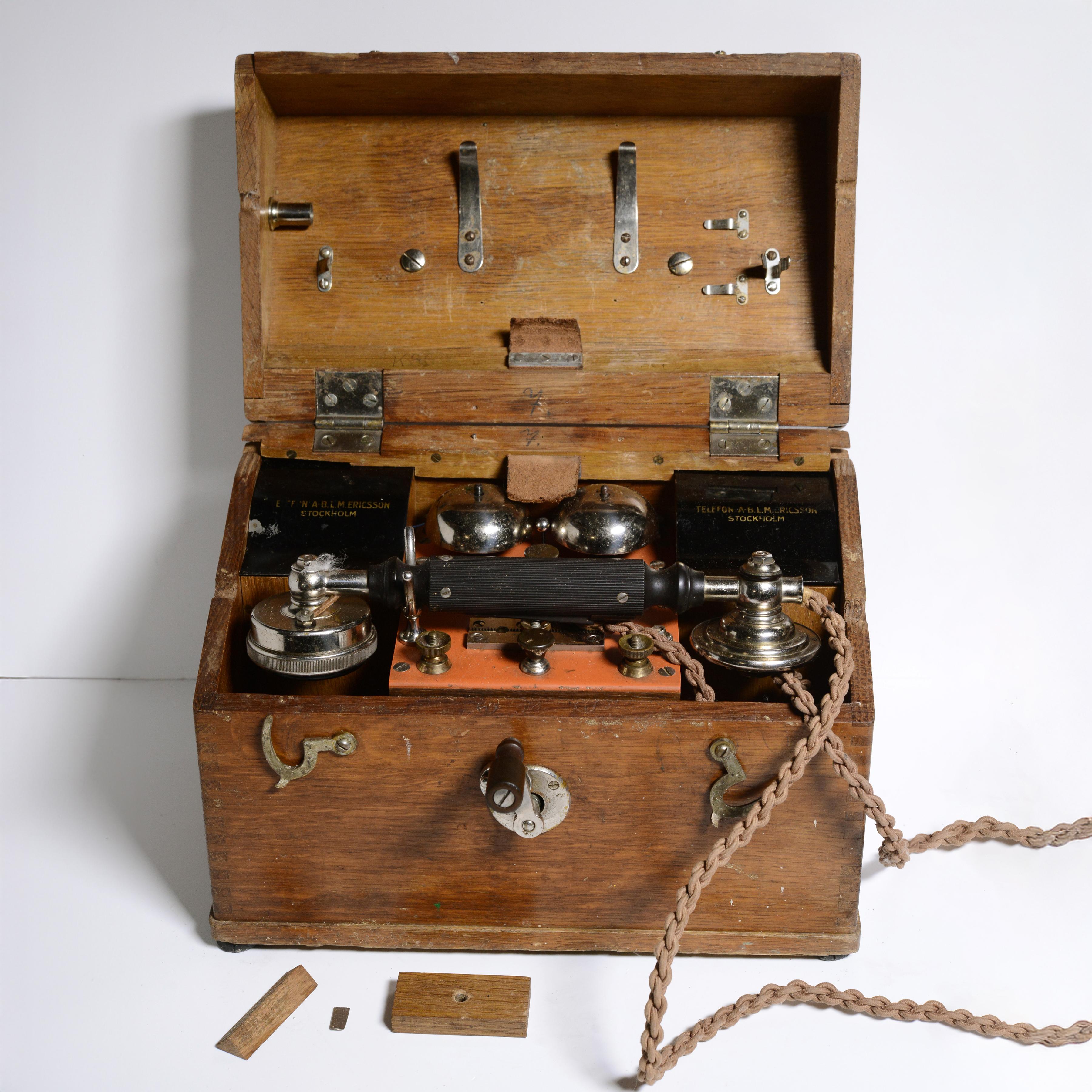 Rare, hard to find. Telephone “C” Mark 1 (Mk 1), designed by Ericsson’s of Stockholm, was the first portable military telephone. It was used in large numbers in the South African War of 1899-1902 by the Telegraph Battalion RE and became the standard