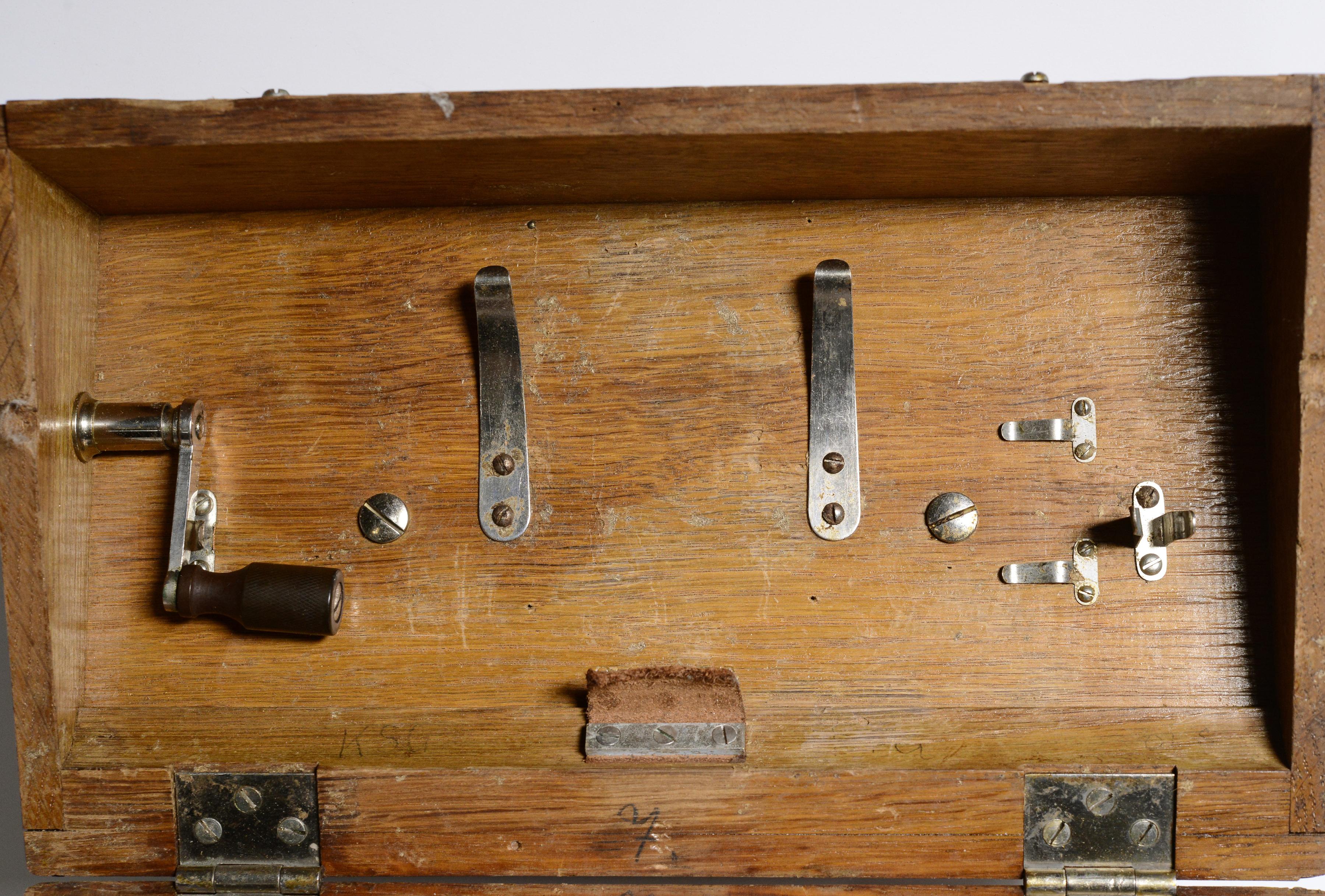 Antique Wooden Ericsson MB 115 Crank Magneto Field Telephone 1895 С Mark 1 For Sale 1